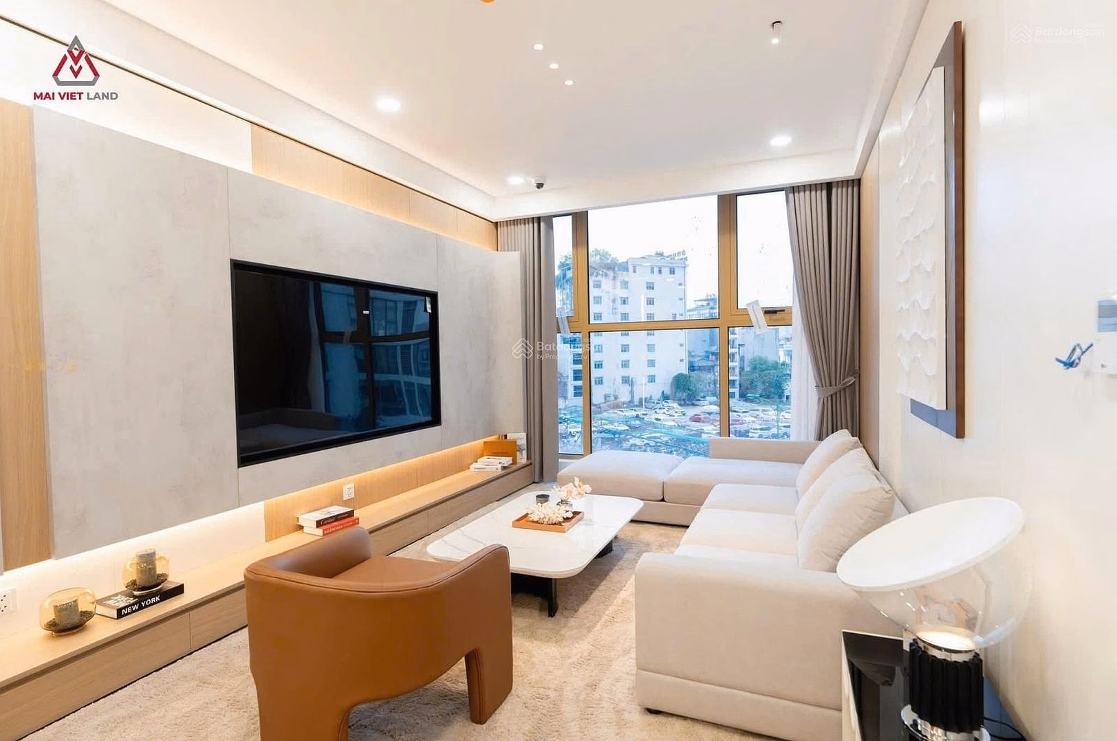 Selling a 2 bedroom-2 bathroom apartment in The Queen 360 Giai Phong