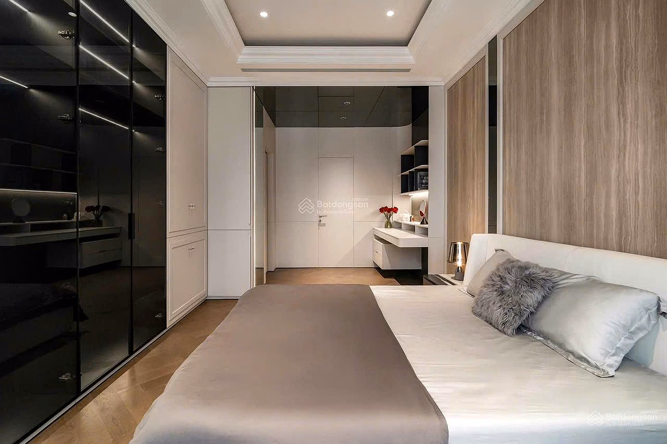 Selling CC Res 11, Lac Long Quan, District 11, 5 billion, 72m2, 2 bedrooms + 2 bathrooms, rare goods (pink book)*** Show