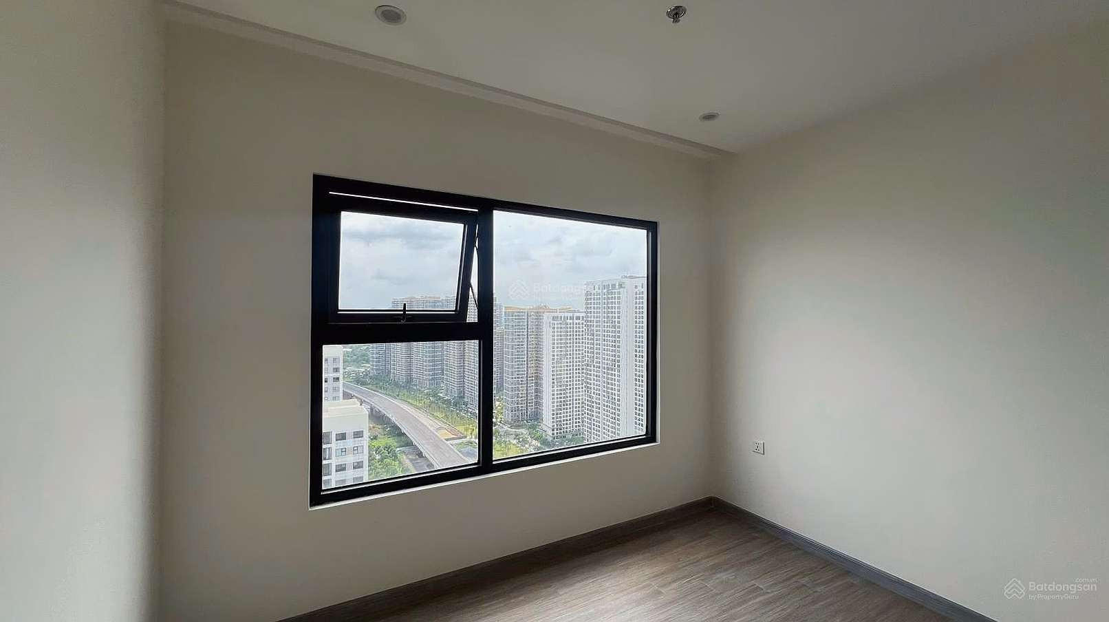 Hot, need to sell quickly 3 bedrooms, new house S5 only 3.7 billion - airy view and good price