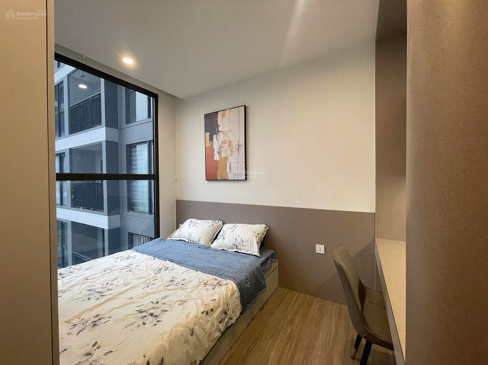 The owner quickly sold the 2-bedroom corner apartment in P1 The Pavilion. Full interior. Have your red book ready. Support customers to buy loans