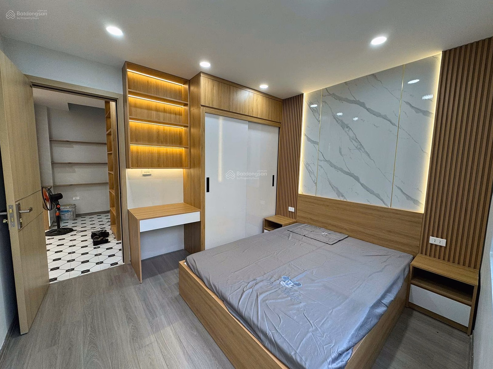OWNER SELLS APARTMENT NEXT TO Goldmark City, 55M, 4.1 BILLION, FULL FURNITURE FREE