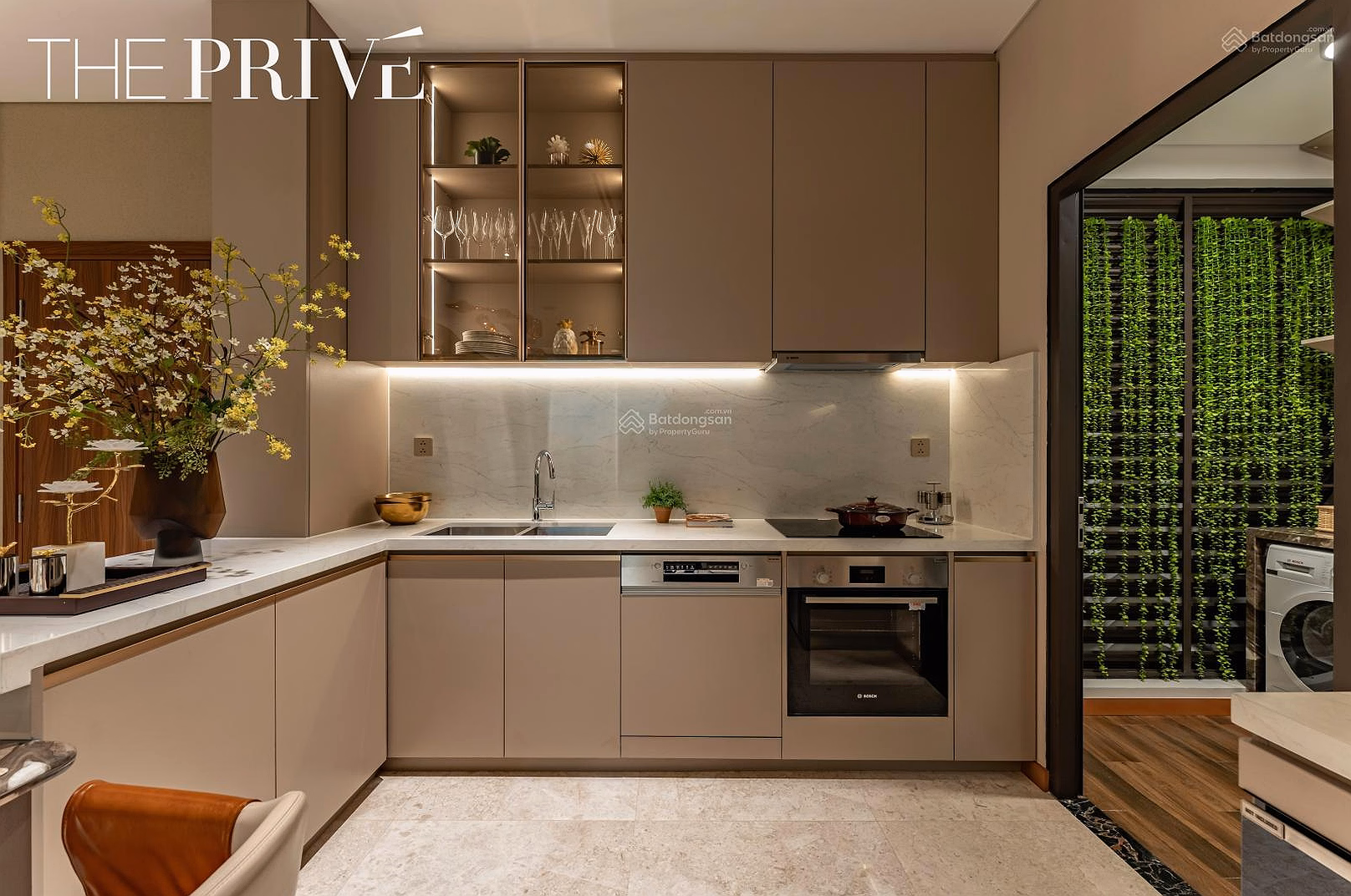 The Privé District 2 3-bedroom apartment with Thu Thiem river view, middle floor is popular with many customers
