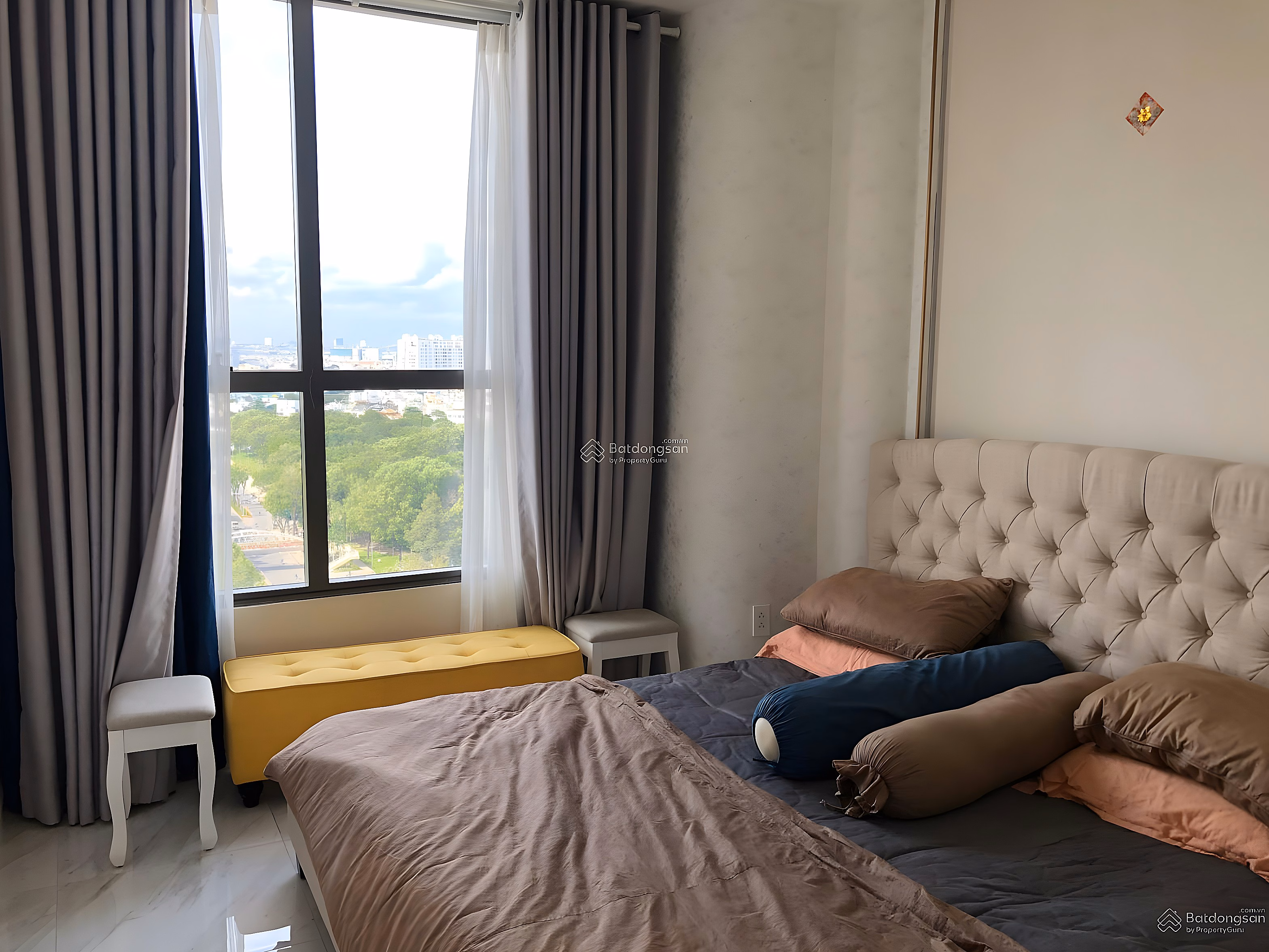 Settling abroad, selling cheap Summer Square apartment in Q6 65m2 (2 bedrooms) 3 billion with all furniture included
