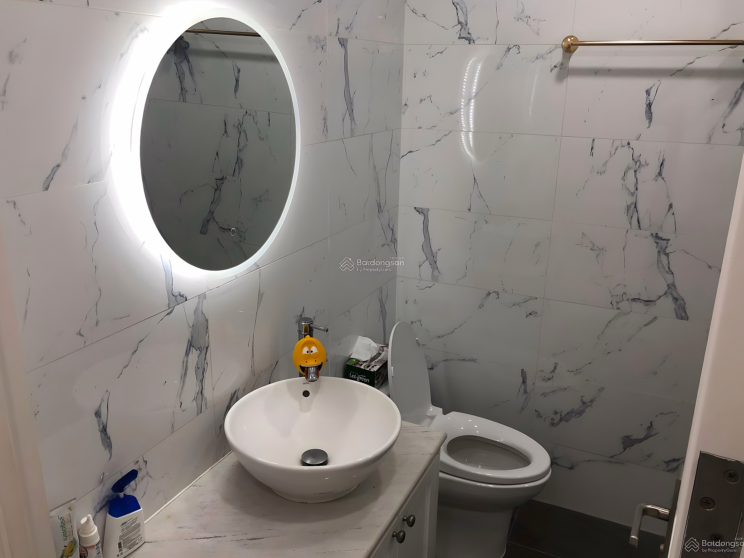 Settling abroad, selling cheap Summer Square apartment in Q6 65m2 (2 bedrooms) 3 billion with all furniture included