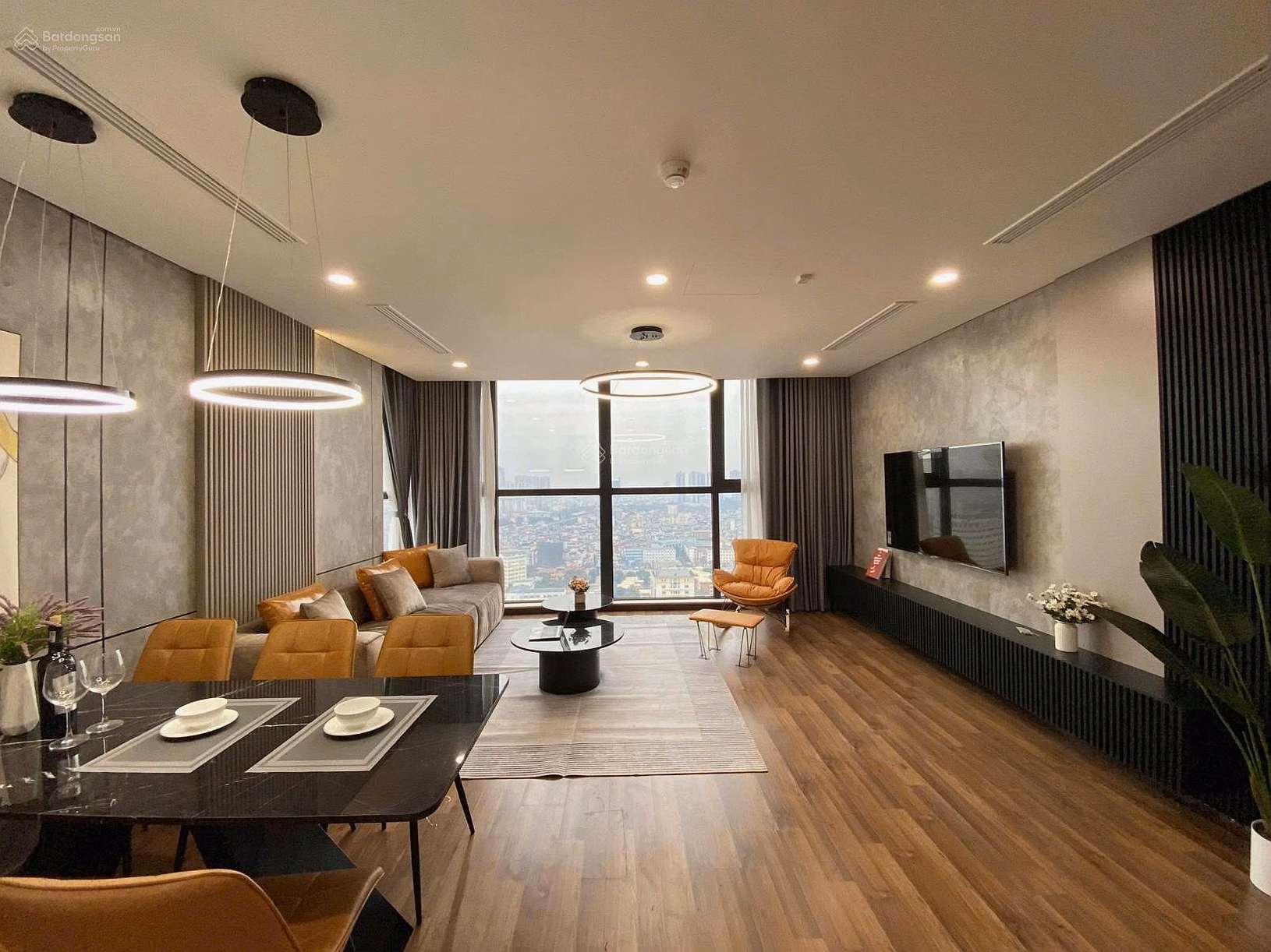 Excellent beautiful apartment for sale at The Nine Apartment, 12.5 billion, 108m², 3 bedrooms, 2 bathrooms, with car slot for willing owner