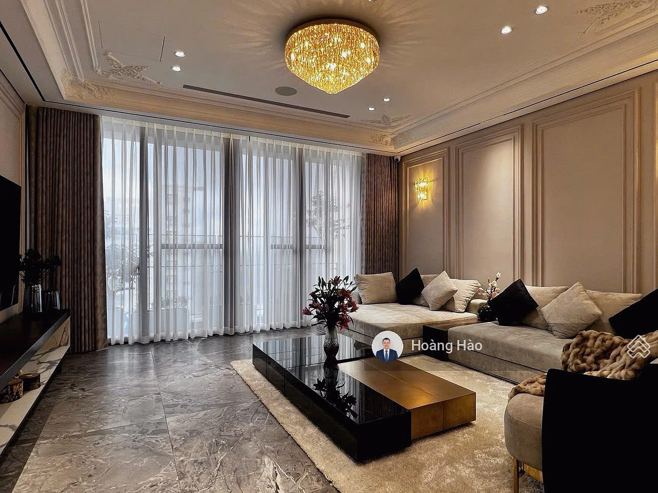 Cash-strapped owner sells HappyValley apartment, PMH - District 7. Land area 100m, price only 8.5 billion Contact E Hao: 0911 209 ***