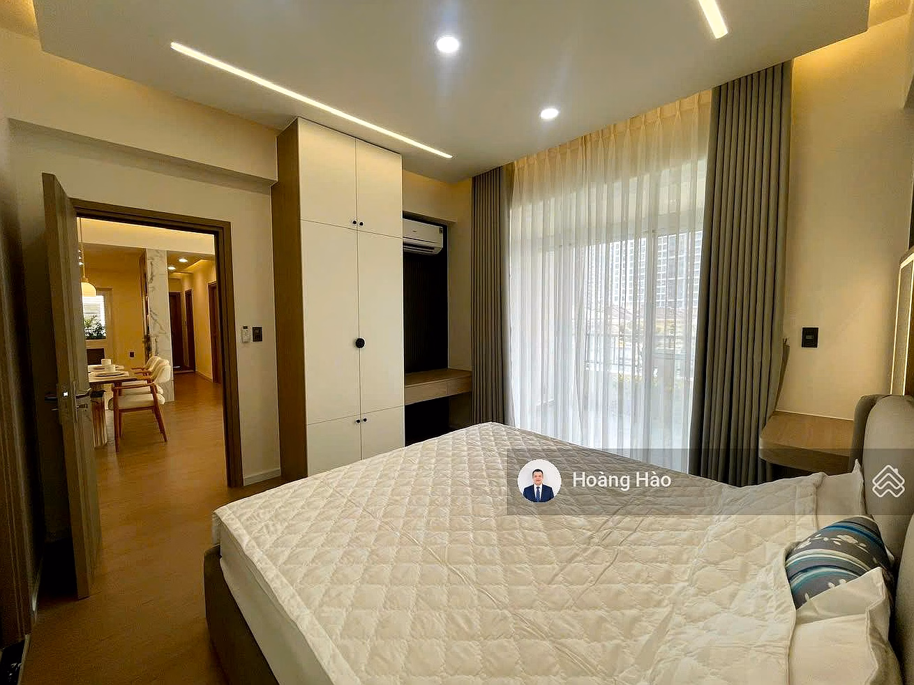Cash-strapped owner sells HappyValley apartment, PMH - District 7. Land area 100m, price only 8.5 billion Contact E Hao: 0911 209 ***