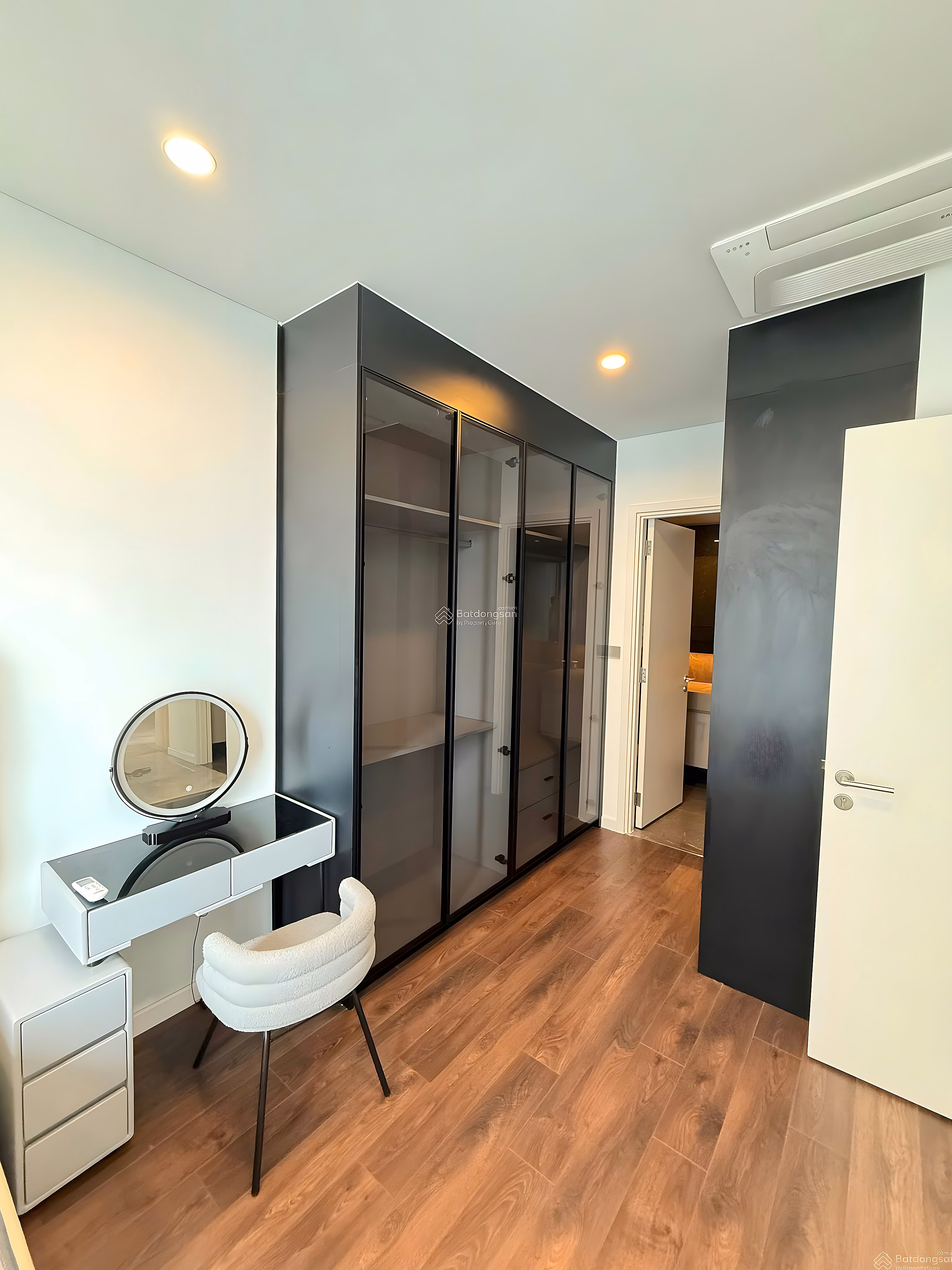 LUXURY THE FILMORE APARTMENT FOR RENT 2 BEDROOM VIEW TRAN THI LY BRIDGE
