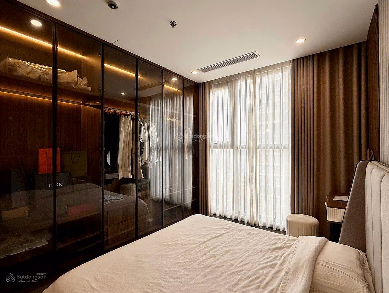 Nice apartment good price! Urgent sale by owner 2N - 67.4m² - R1.05 with safe book ready, price only 5.25 billion fully furnished