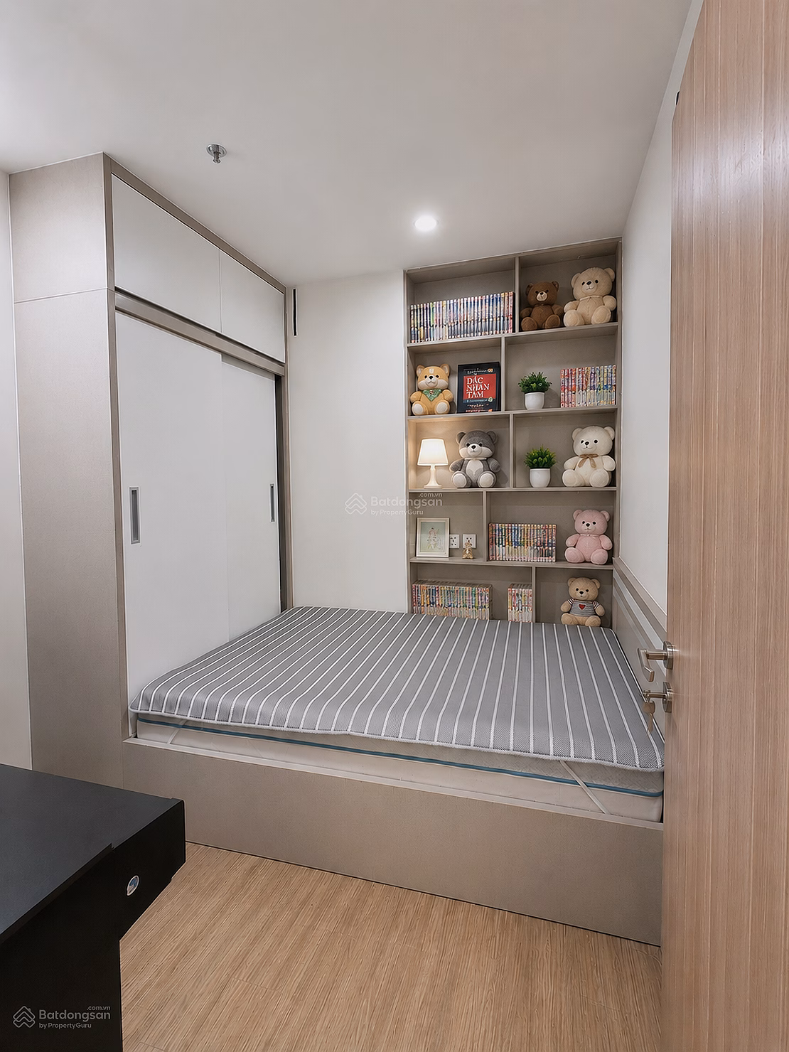 I want to sell a 55m2 apartment in GS3 building. Price 3.75 billion including fees. Have books ready. New interior***