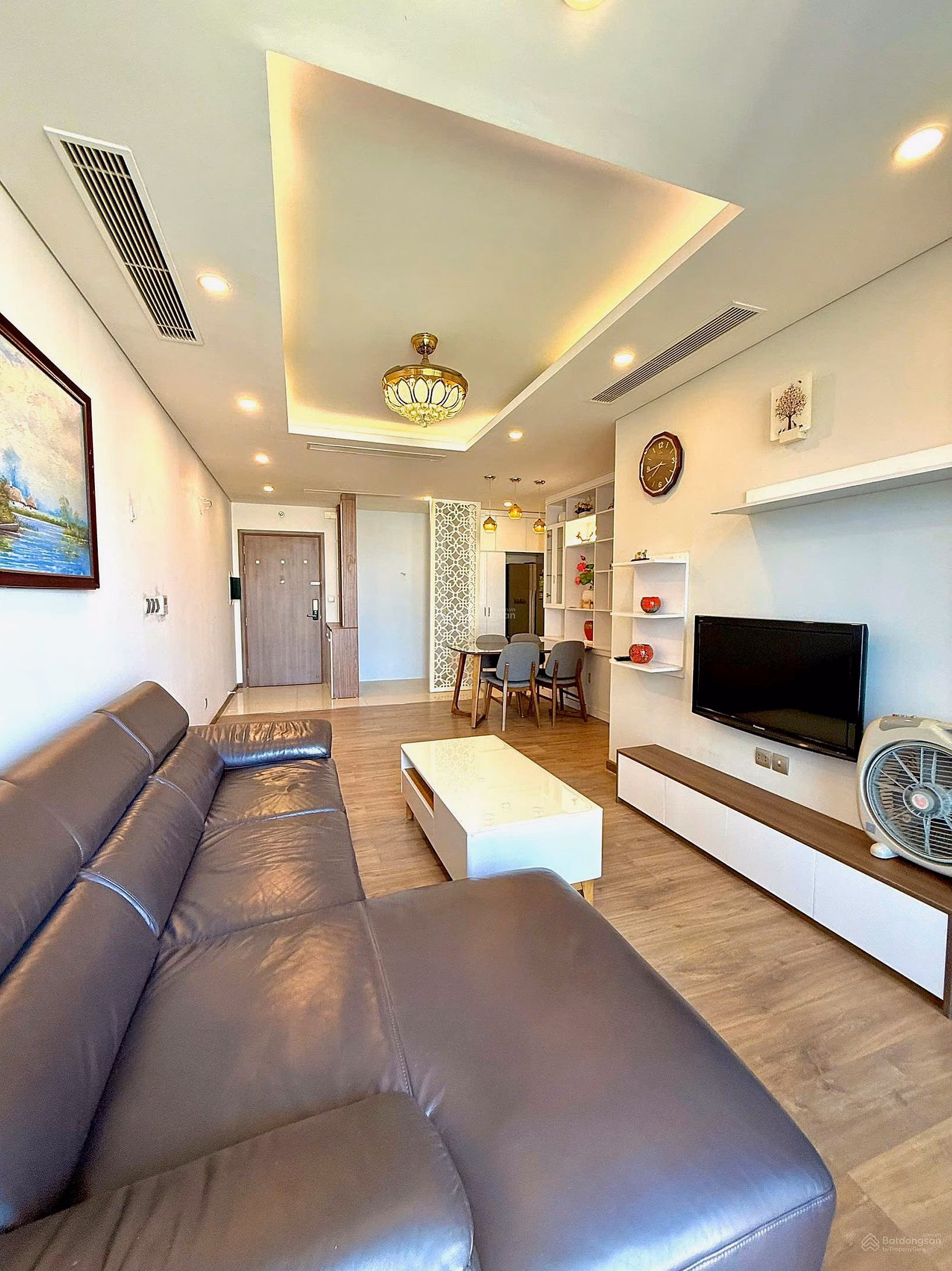 Relocating abroad, need to sell quickly apartment N01T4 Ngoai Giao Doan - Direct view of the Lake
