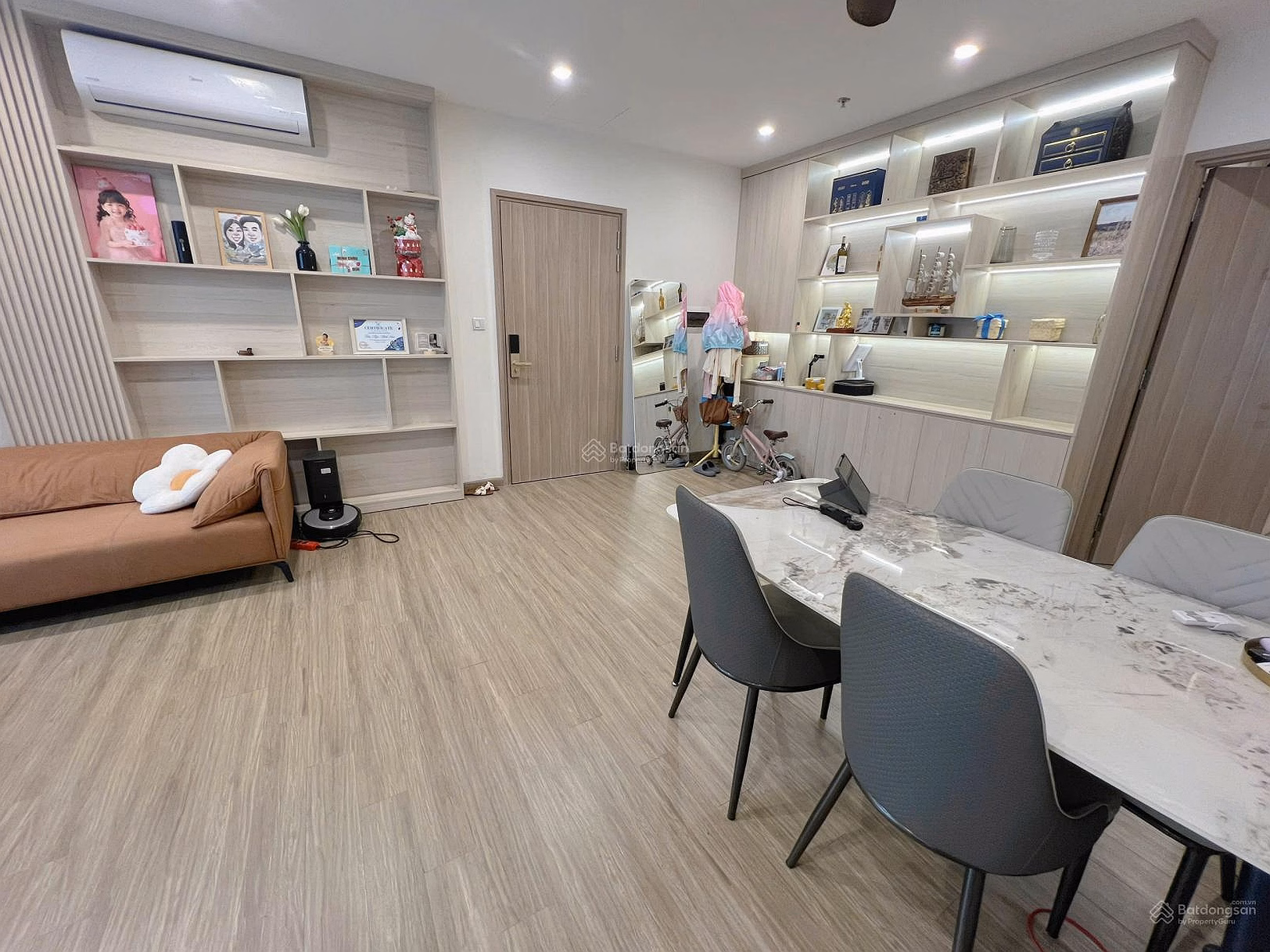 The owner sells a 3-bedroom corner apartment for 7.1 billion, including 95m², selling price this week! Sakura VHSMC high-end subdivision