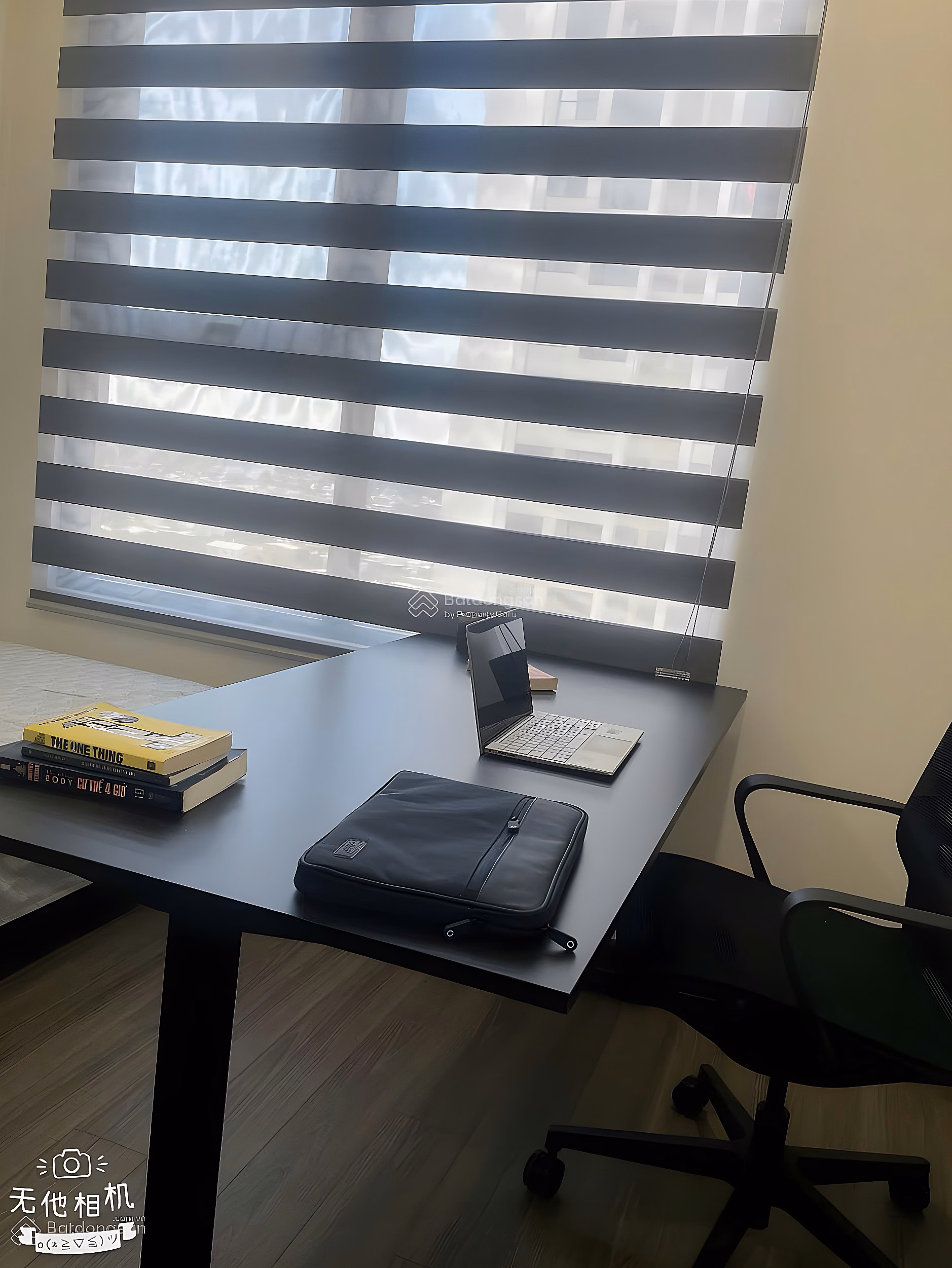 Quick rental 3-bedroom apartment on the middle floor, code W.04, fully furnished, beautiful furniture, just bring your suitcase to move in.