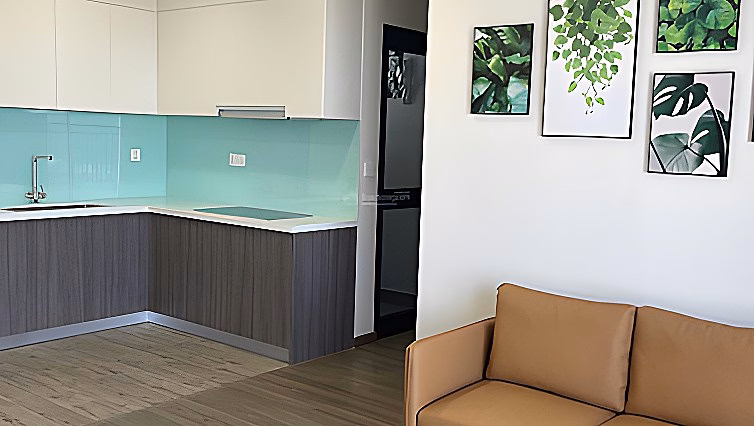 Quick rental 3-bedroom apartment on the middle floor, code W.04, fully furnished, beautiful furniture, just bring your suitcase to move in