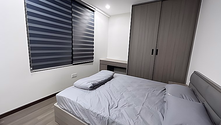 Quick rental 3-bedroom apartment on the middle floor, code W.04, fully furnished, beautiful furniture, just bring your suitcase to move in