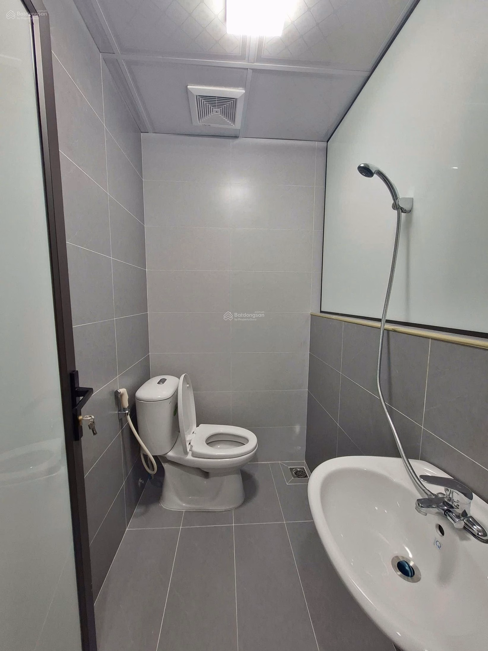 Apartment for sale A2 Kim Giang, 5.7 billion, 69.18m2, 3 bedrooms, 2 bathrooms, fully furnished