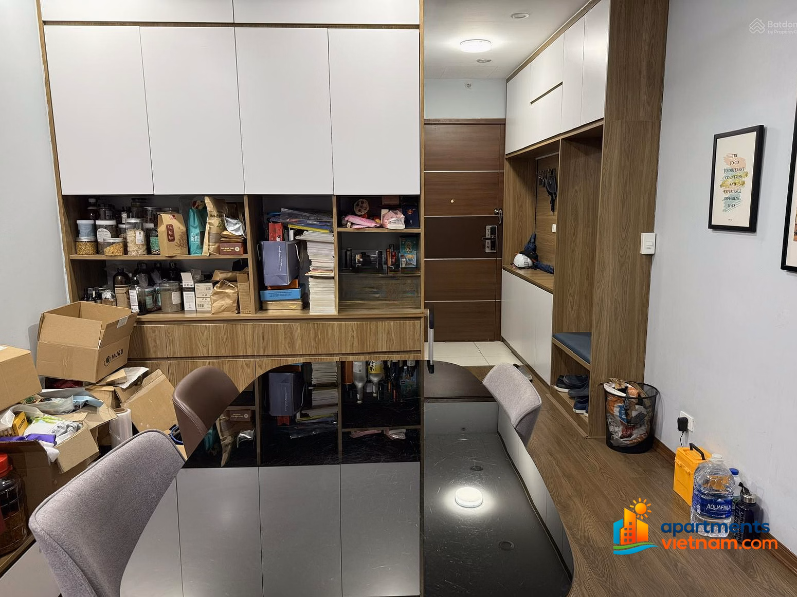 The owner sends a fully furnished 3-bedroom apartment for rent. Chill, most airy GoldSeason for Vietnamese families to settle down