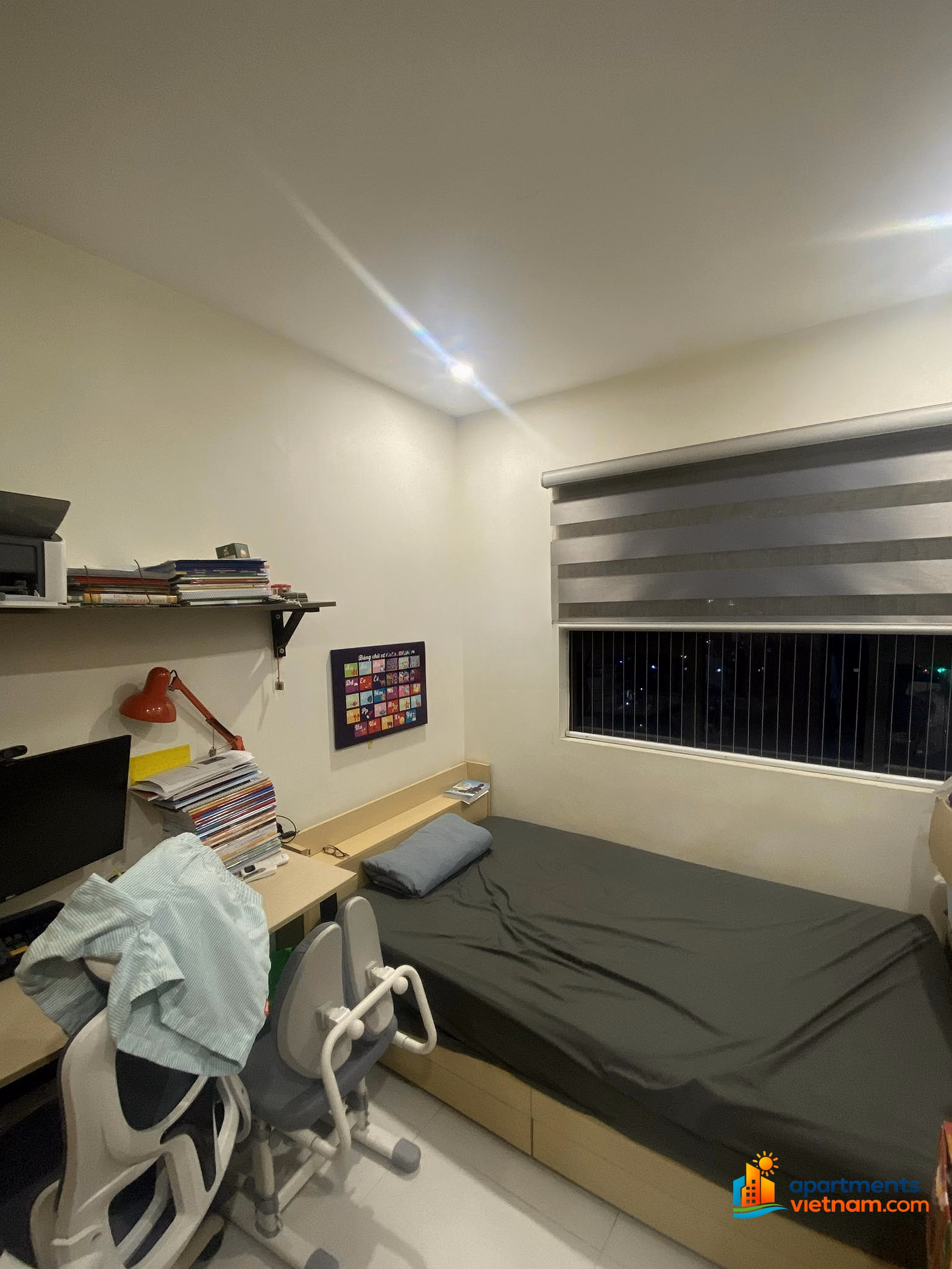 The owner sends a fully furnished 3-bedroom apartment for rent. Chill, most airy GoldSeason for Vietnamese families to settle down