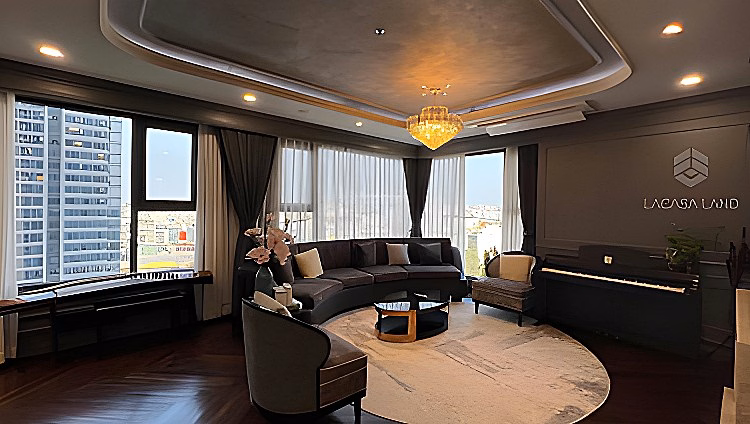 Apartment for sale at Oriental Plaza 685 Au Co, good price for only 2 billion units, area 77m2 - 2 bedrooms - 2 bathrooms - Red book ready