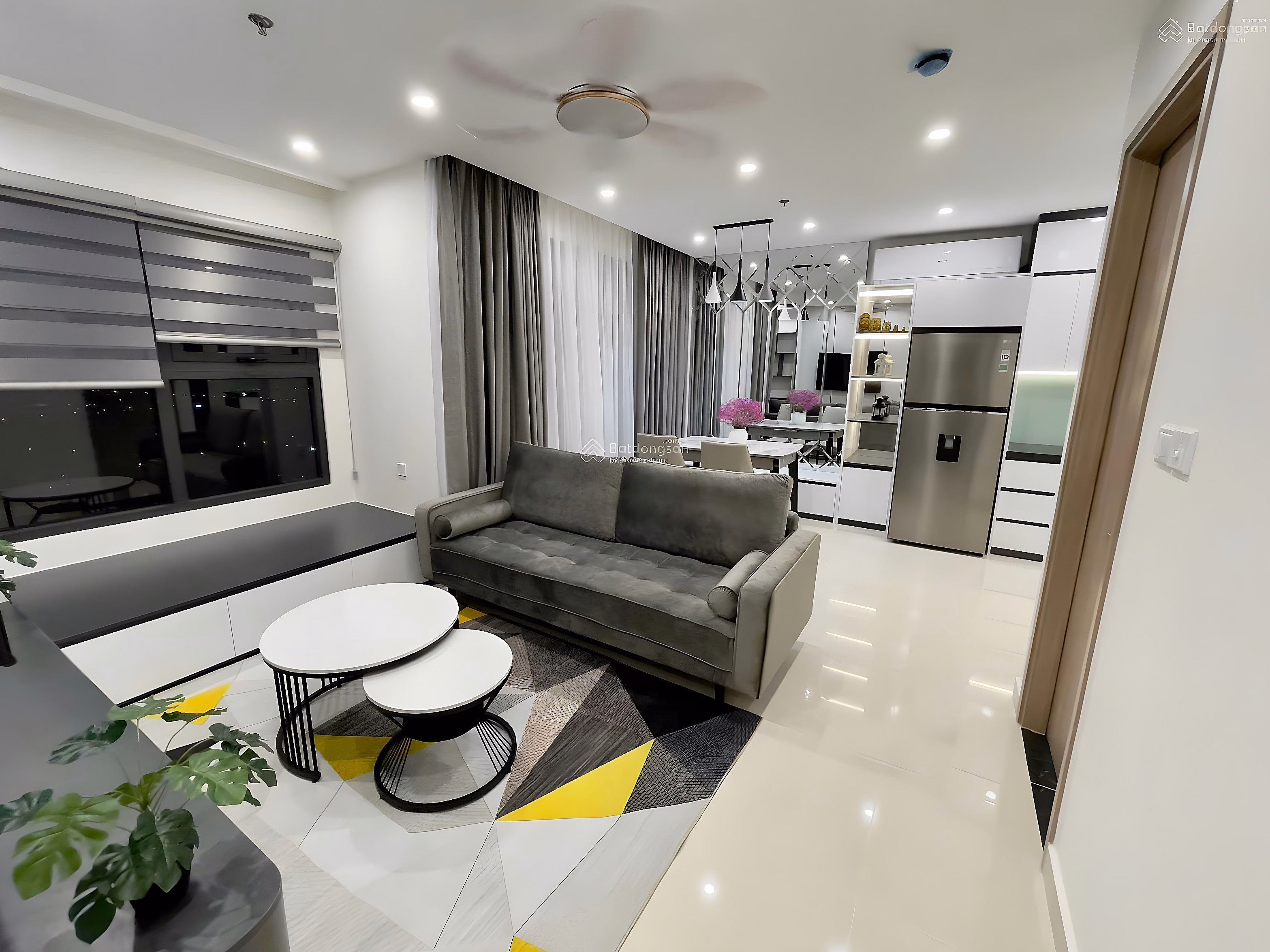 Apartment for sale at Oriental Plaza 685 Au Co, good price for only 2 billion units, area 77m2 - 2 bedrooms - 2 bathrooms - Red book ready