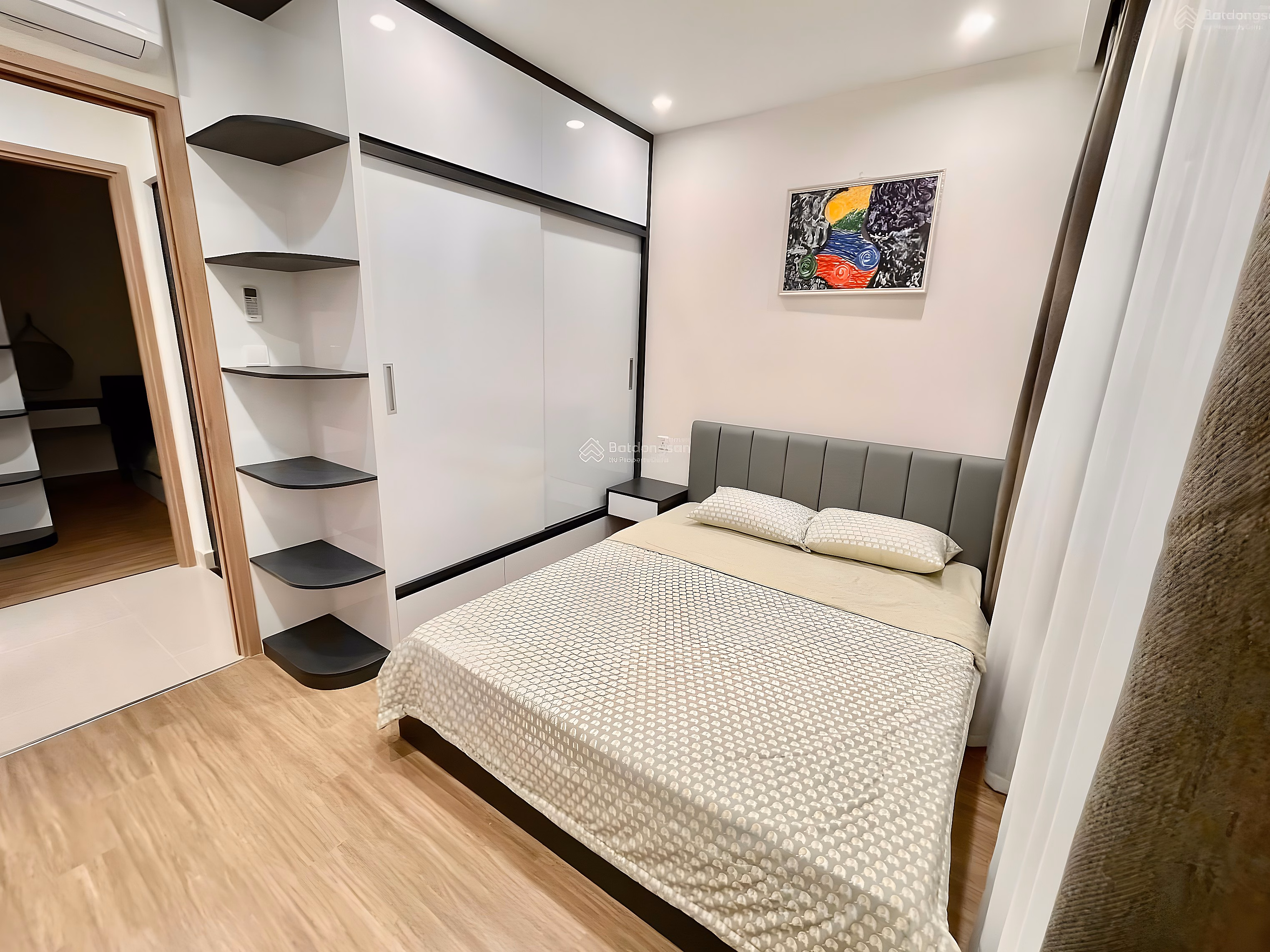 Apartment for sale at Oriental Plaza 685 Au Co, good price for only 2 billion units, area 77m2 - 2 bedrooms - 2 bathrooms - Red book ready