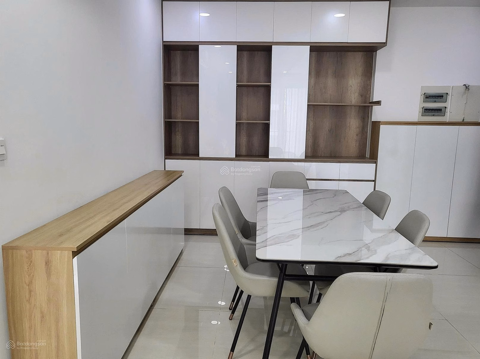 URGENT. Owner wants to sell urgently within the month 3 bedroom apartment - 133m2 Riverpark Premier, price reduced to 16.9 billion