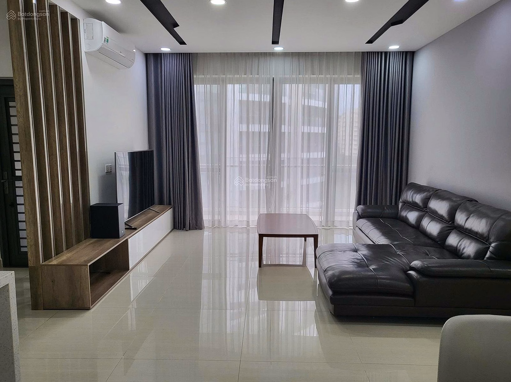 URGENT. Owner wants to sell urgently within the month 3 bedroom apartment - 133m2 Riverpark Premier, price reduced to 16.9 billion