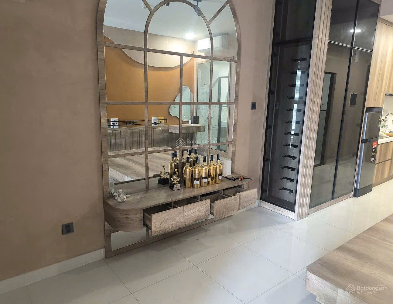 Fully furnished 35m2 studio for rent in Saigon Royal