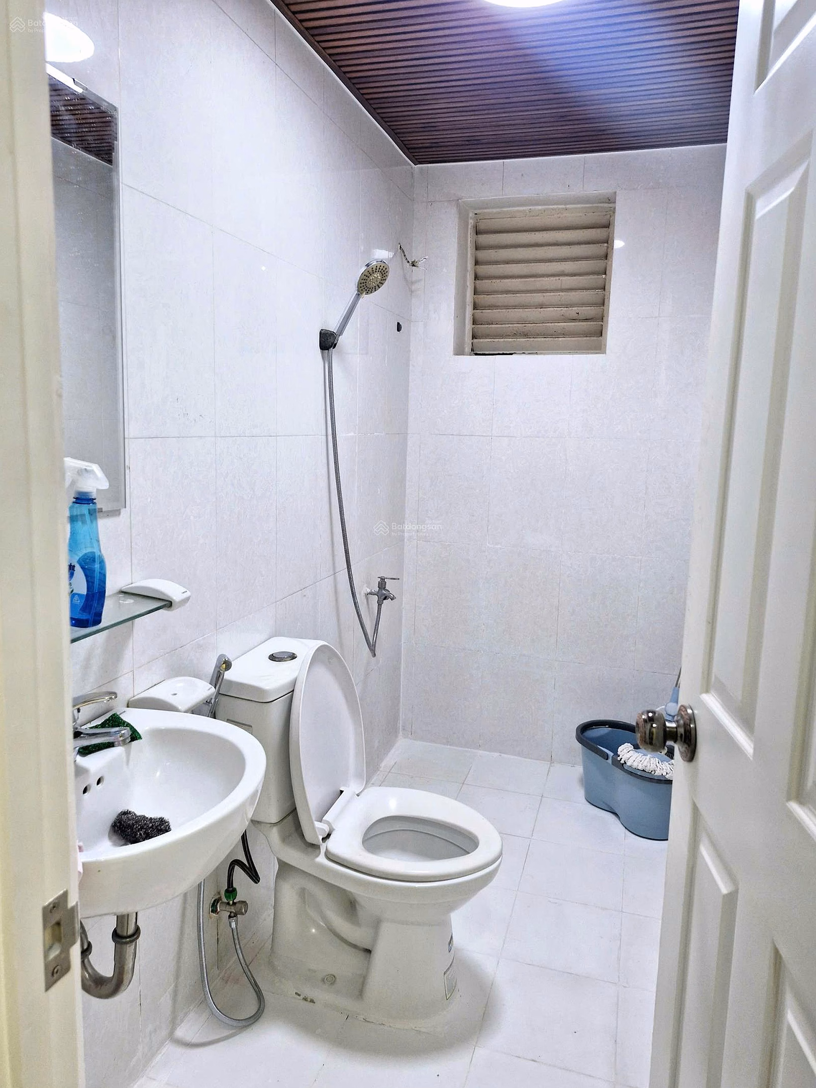 2-bedroom apartment priced at only 2.39 billion, only 5P from Aeon Mall Binh Tan, pink book, house as shown, free new furniture