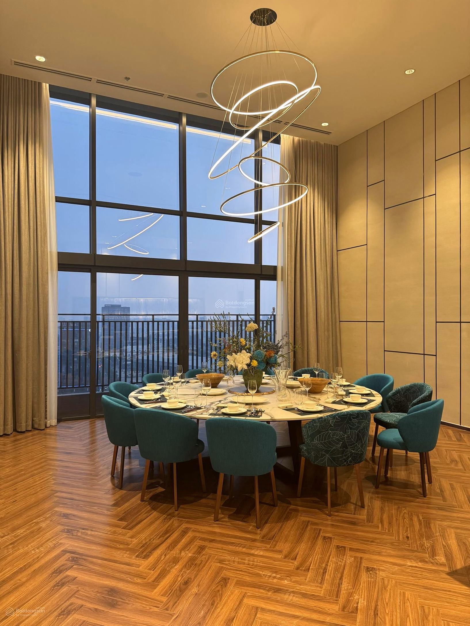 Owner urgently sells super Penthouse The Riviera Point district with river view and panoramic view of Phu My Hung