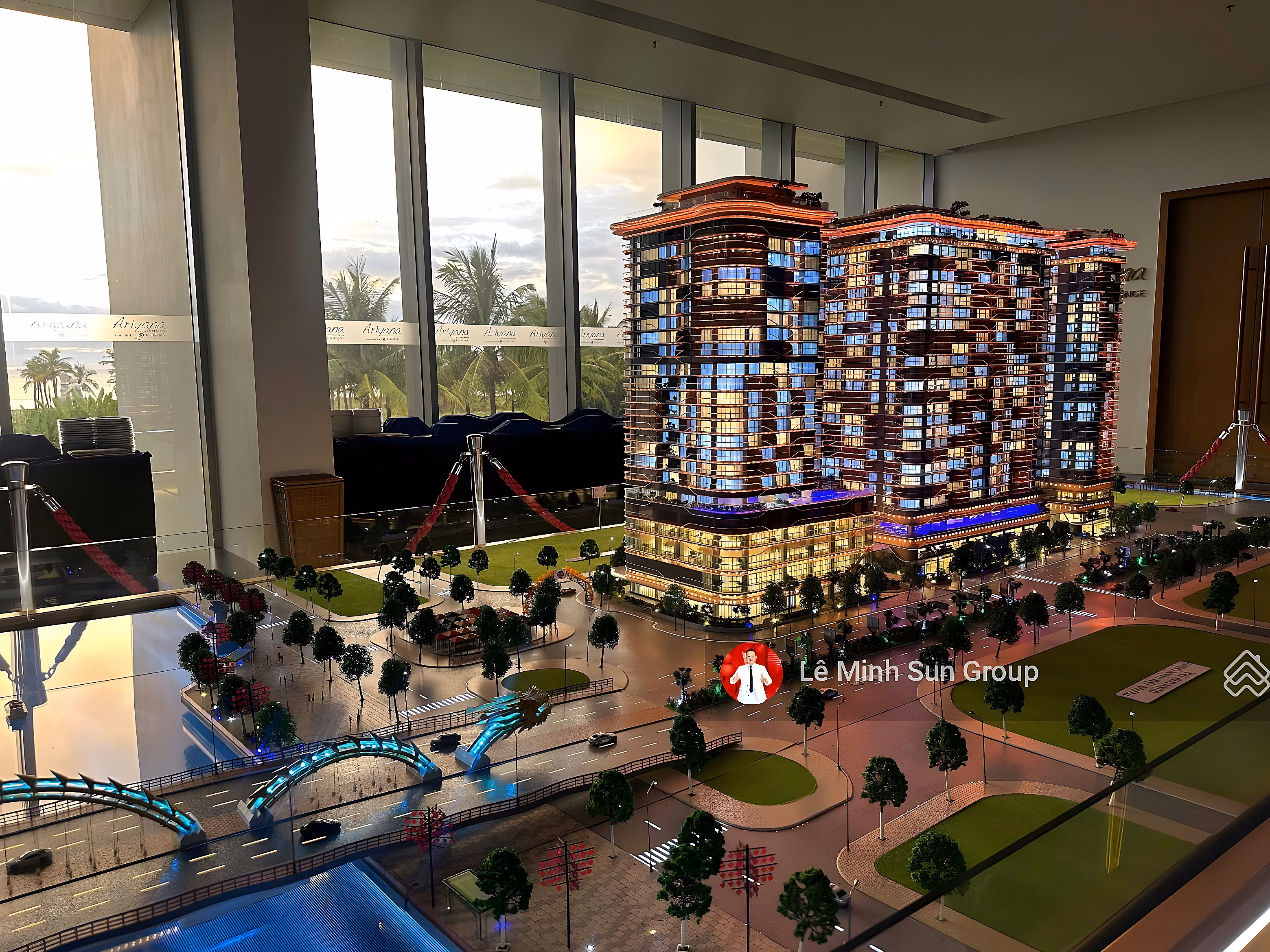 5-star luxury apartment right at Dragon Bridge - balcony with beautiful fireworks view and sea view