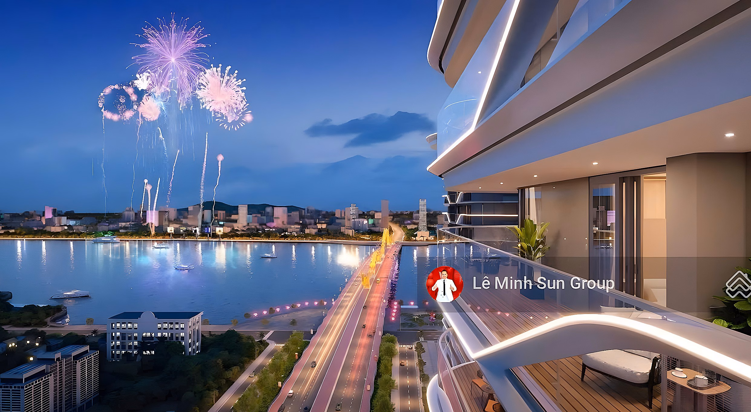 5-star luxury apartment right at Dragon Bridge - balcony with beautiful fireworks view and sea view