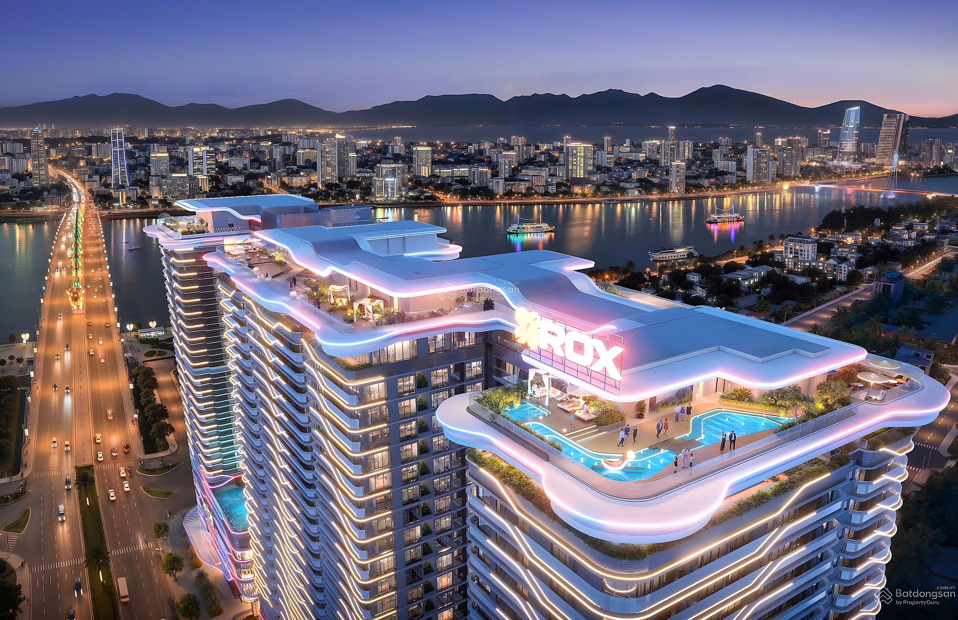 5-star luxury apartment right at Dragon Bridge - balcony with beautiful fireworks view and sea view