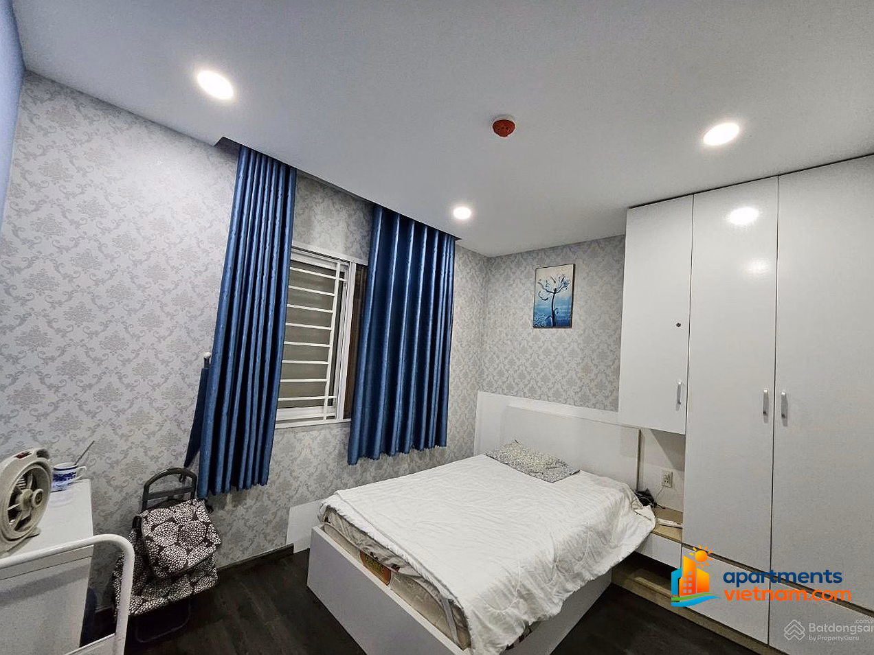 Booking Shopping cart for rent at good prices Muong Thanh Khanh Hoa 04 Tran Phu - clean interior