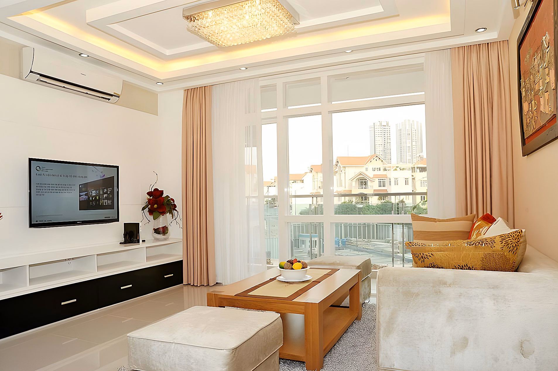 Apartment for sale in G2 Vinhome Green Bay Me Tri building, 70m2, 8.5 billion, 2 bedrooms, 2 buildings, red book, full beautiful furniture