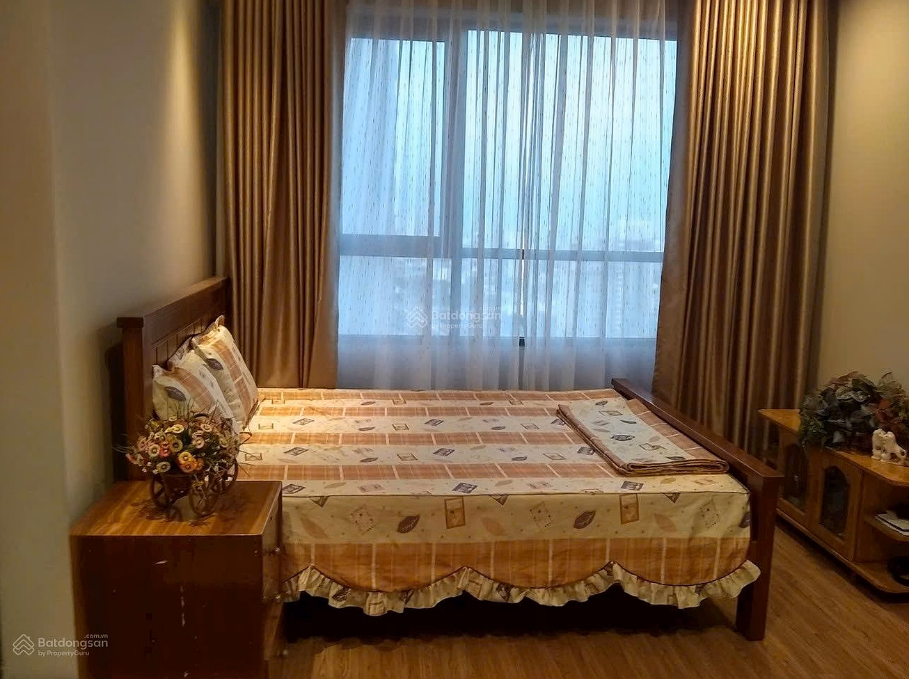 Selling Lu Gia Plaza apartment 100m2, 3 bedrooms, 2 bathrooms, balcony, corner apartment, main owner. Selling price: 6 billion with reduced price