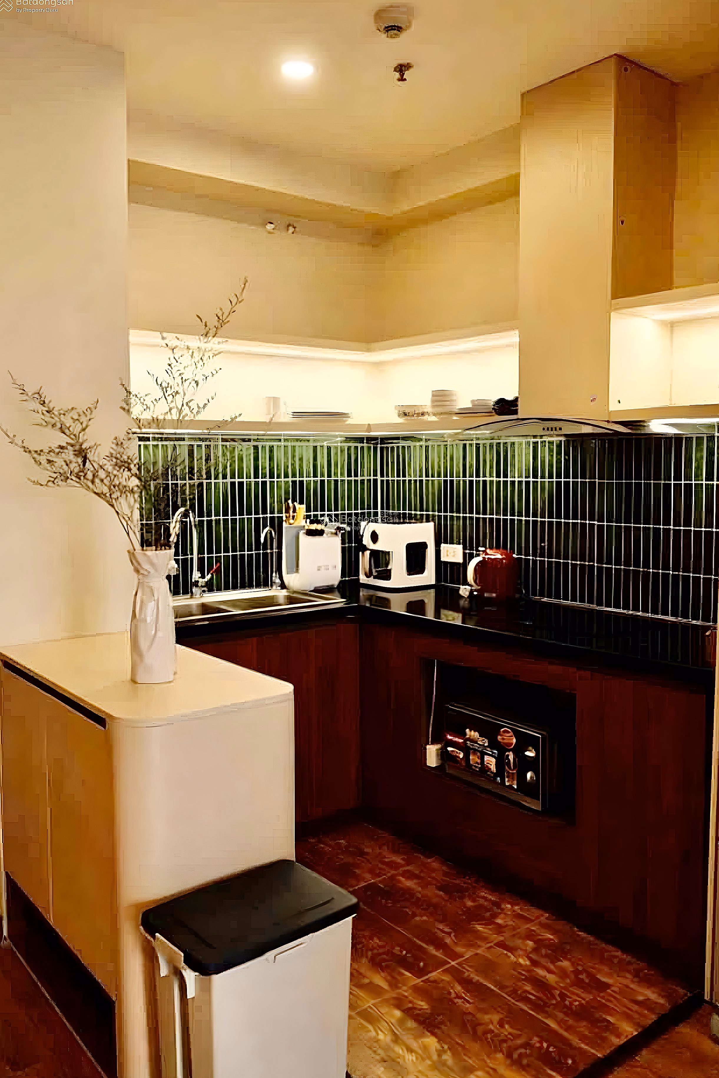 Extremely rare: Apartment CC Beriver 390 Nguyen Van Cu, golden coordinates. Area 65m², 2 bedrooms, 2 bathrooms, only 6 billion