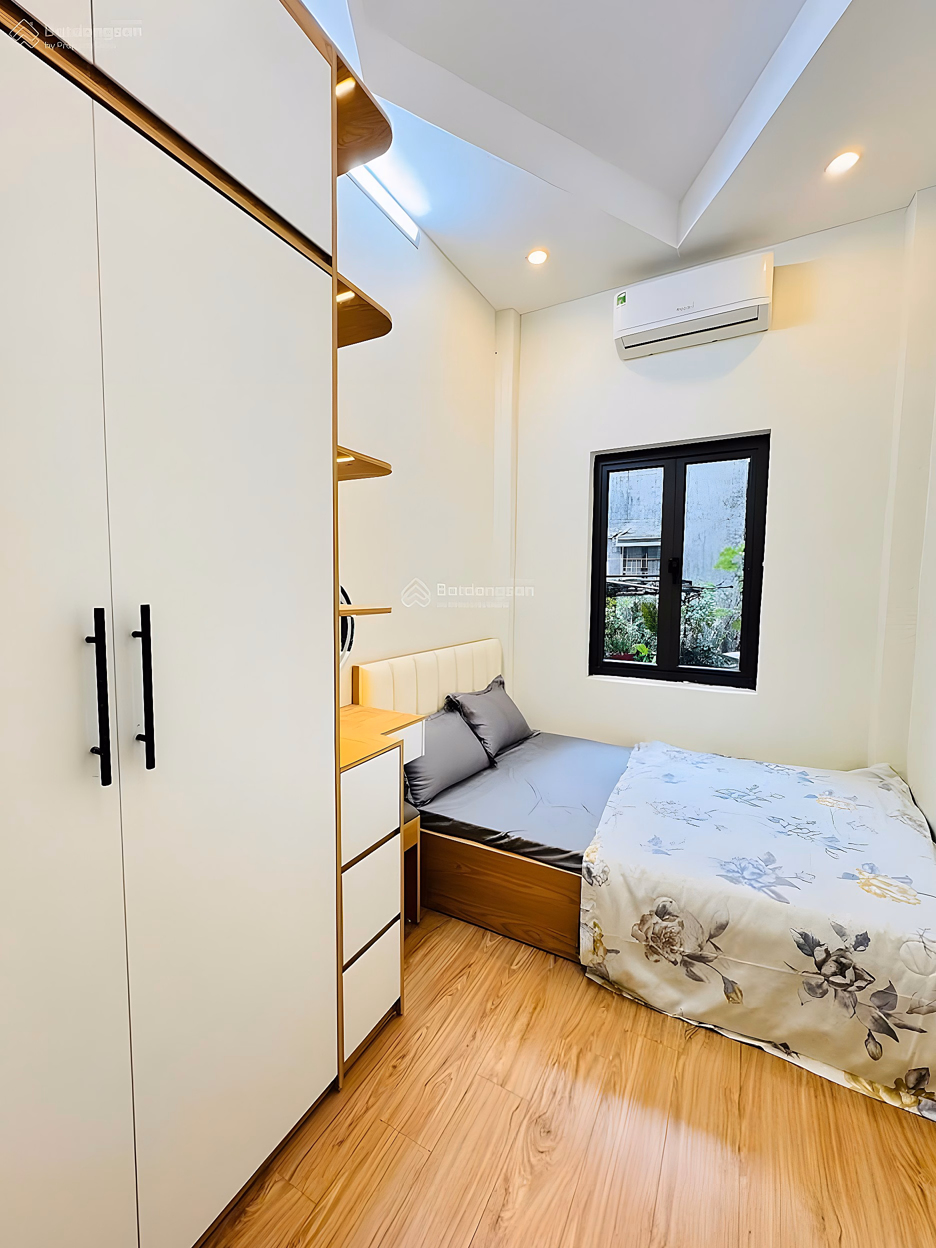 Apartment for sale in Phuong Mai, Kim Lien, Dong Da, Super nice, 20m2, 4.85 billion