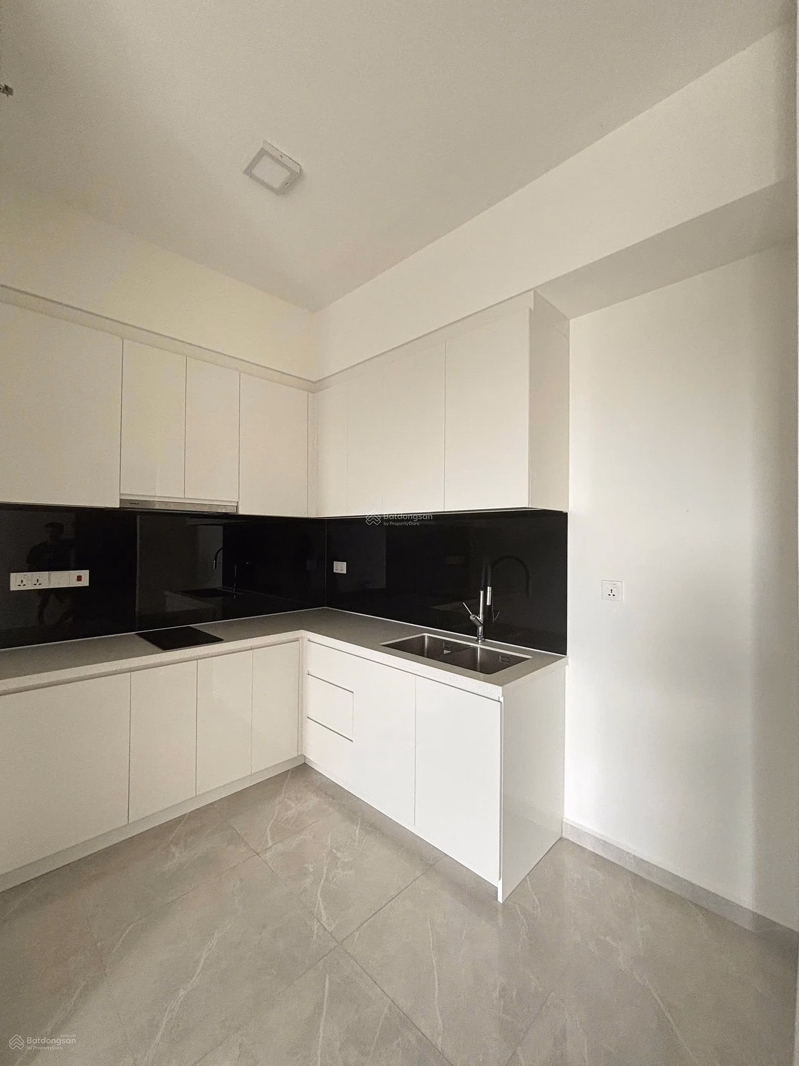 48.8m2 - Price 4.23 billion All in - 1 bedroom 1 bathroom basic interior Celesta Rise