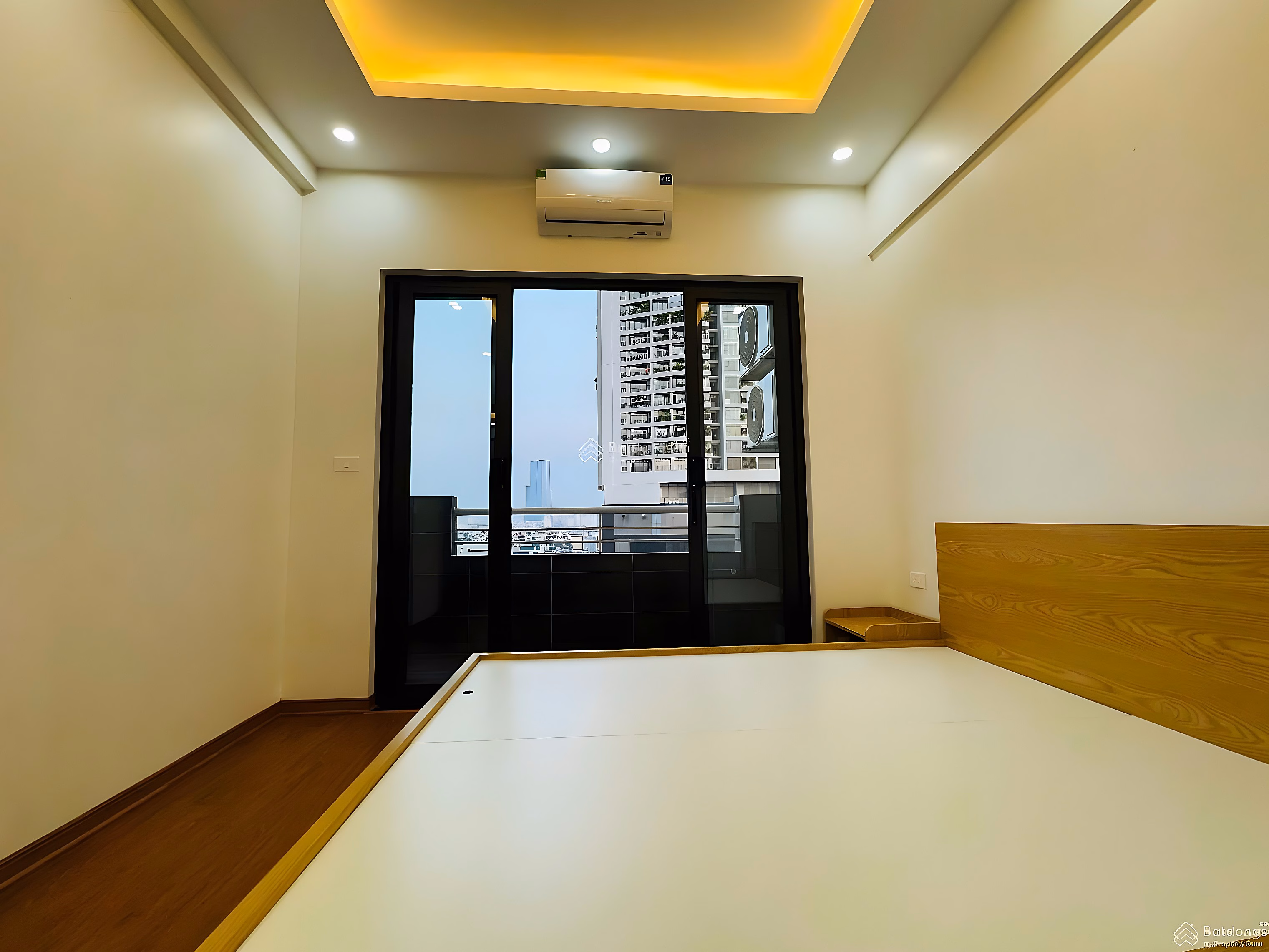 Apartment for sale in building A6 Nguyen Chanh, Thanh Xuan, 50m2, 3.9 billion, 2 bedrooms, 1 living room, red book, full beautiful furniture