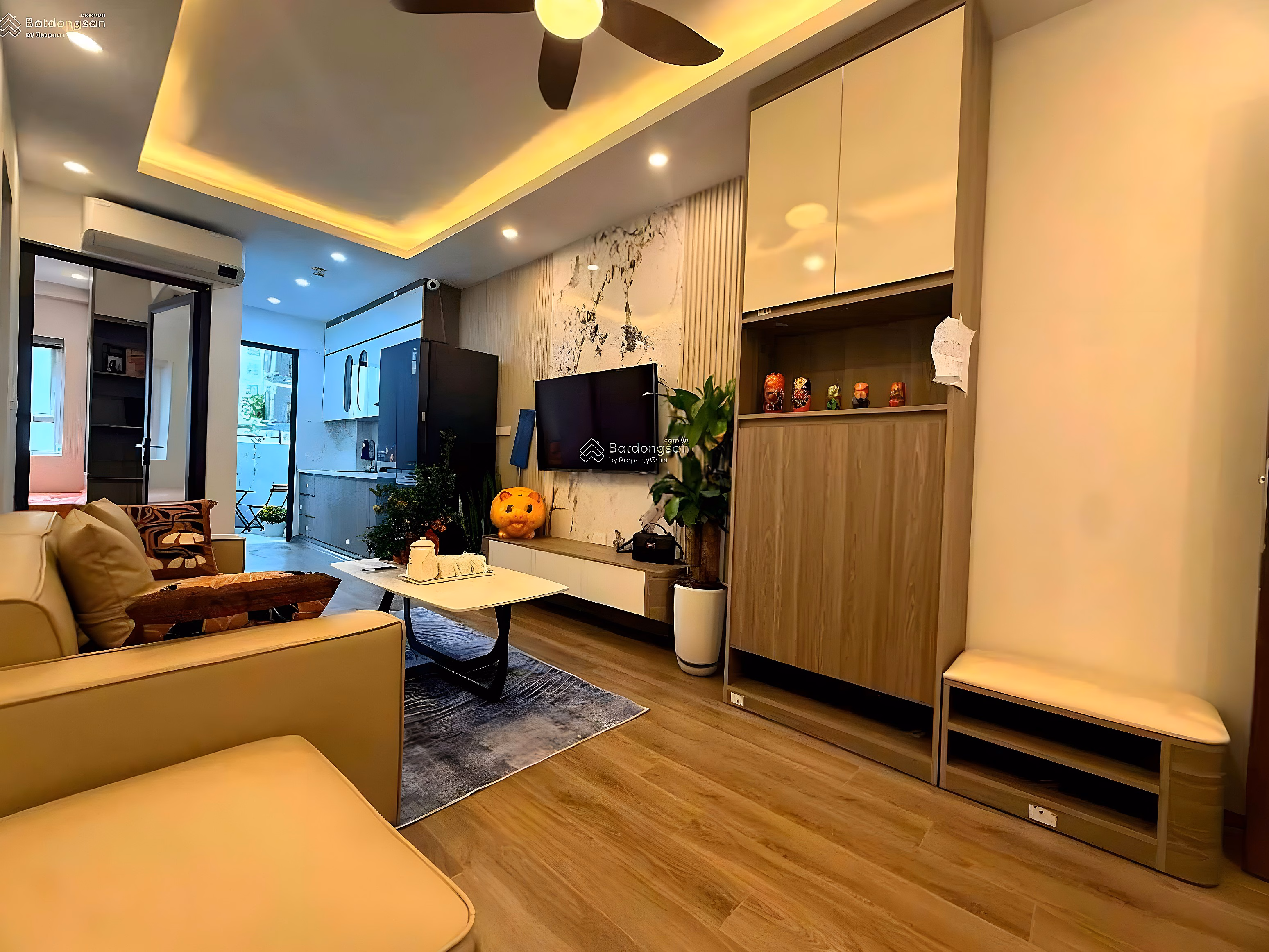 Apartment for sale in building A6 Nguyen Chanh, Me Tri, 50m2, 3.9 billion, 2 bedrooms, 1 living room, red book, full beautiful furniture.