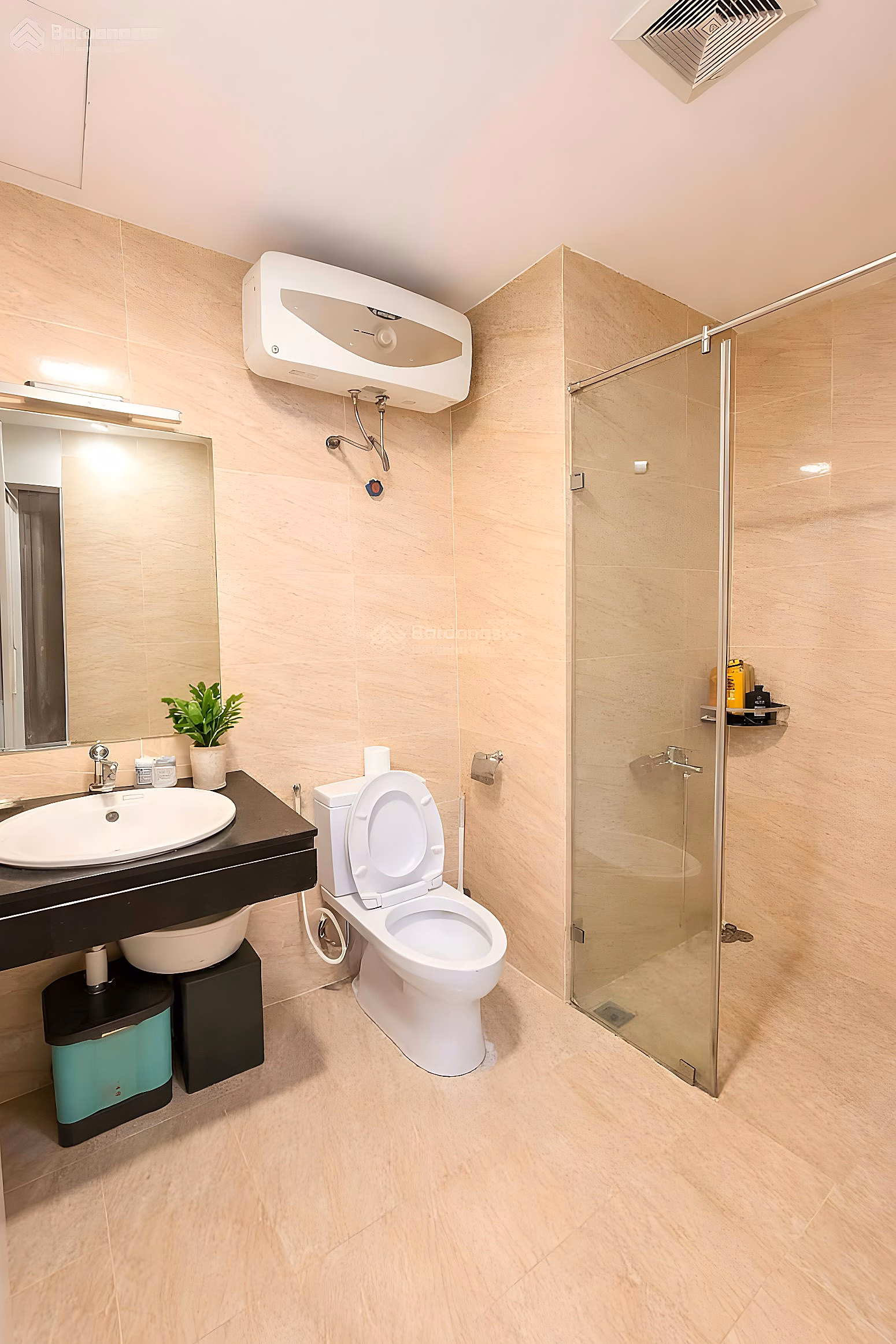 Sun Square apartment for sale at 21 Le Duc Tho, beautiful house right next door, very nice middle floor