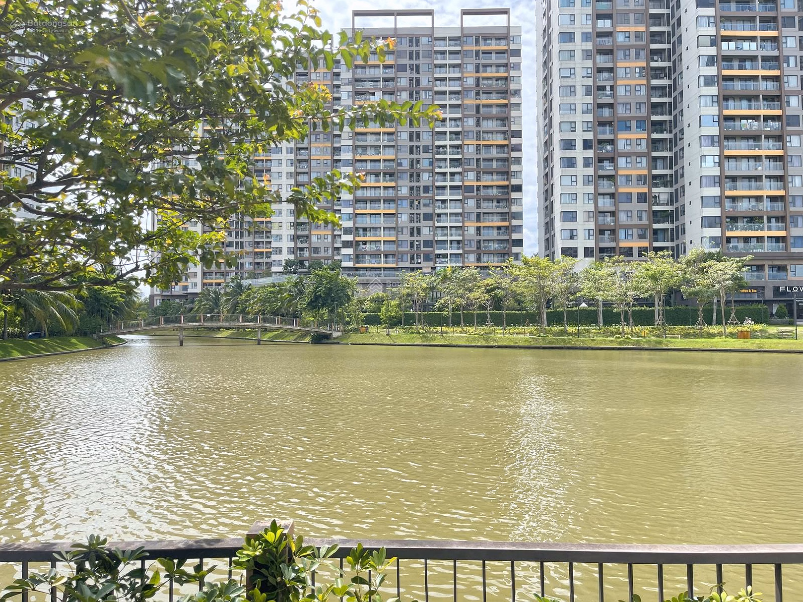 Selling 3-bedroom apartment with 2 balconies Trellia - Mizuki Park canal view, extended payment