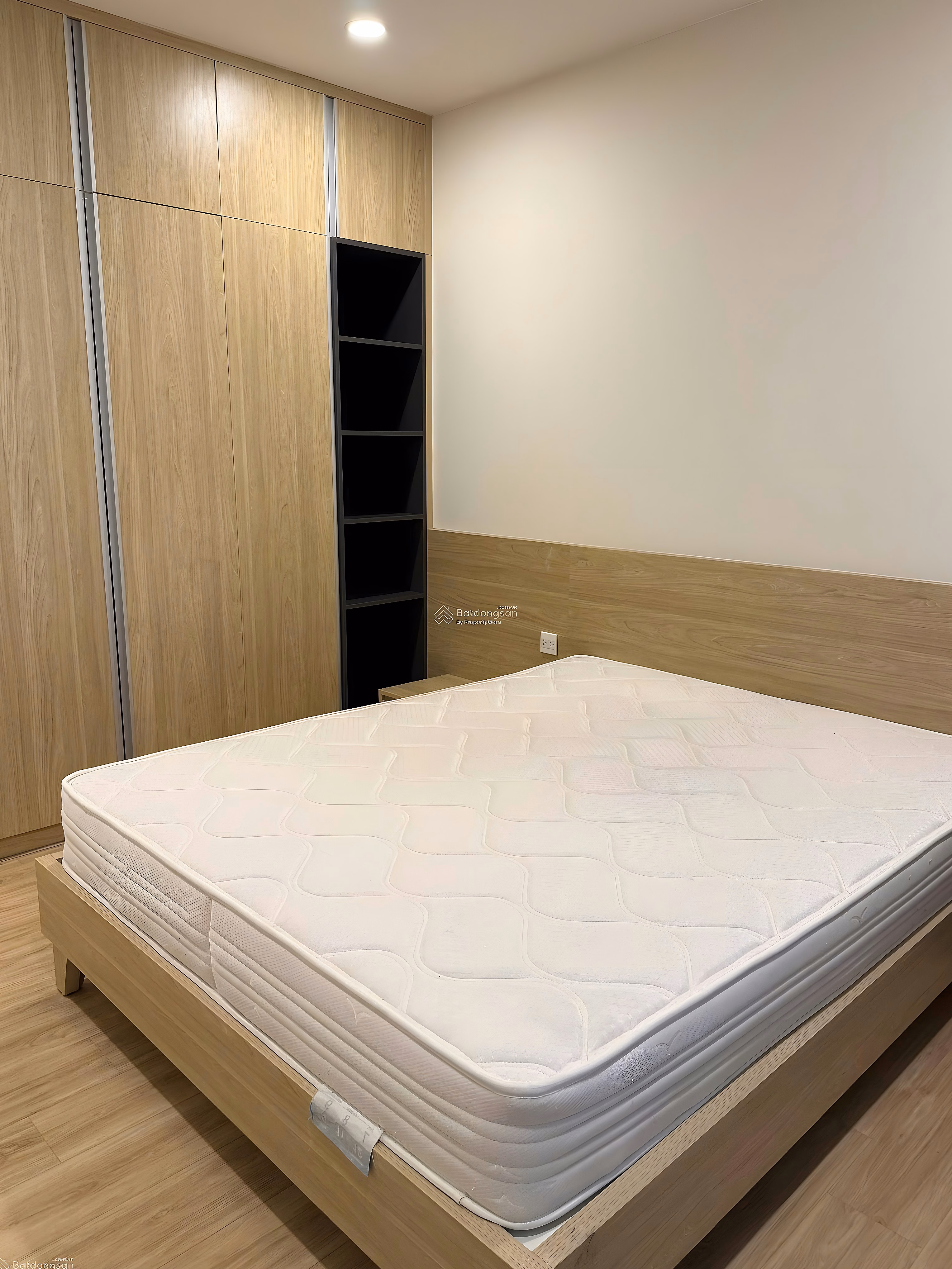 APARTMENT FOR SALE 118M² HIGH FLOOR NOVO KOSMO TAY HO BUILDING, XUAN LA, HANOI
