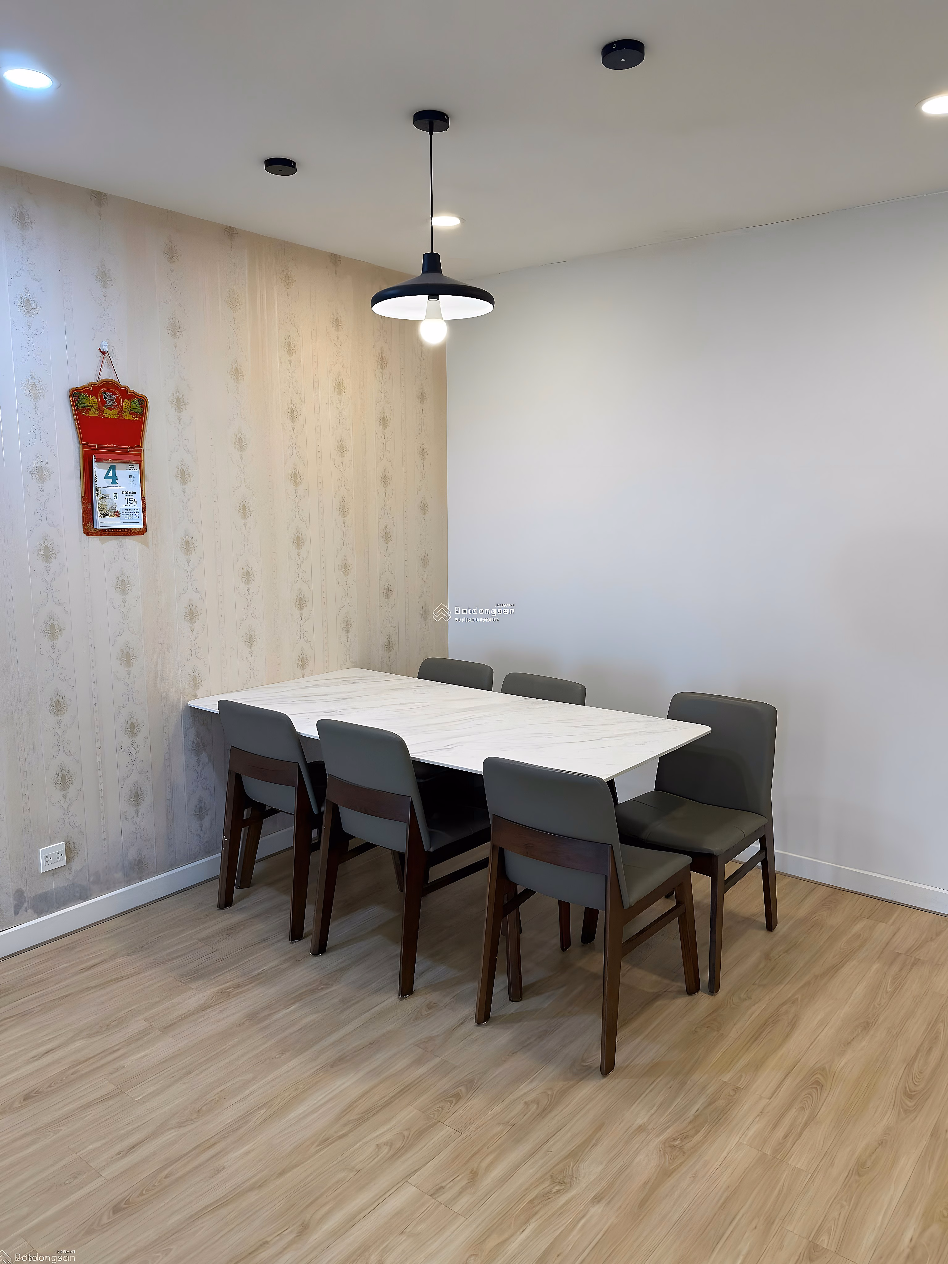 APARTMENT FOR SALE 118M² HIGH FLOOR NOVO KOSMO TAY HO BUILDING, XUAN LA, HANOI