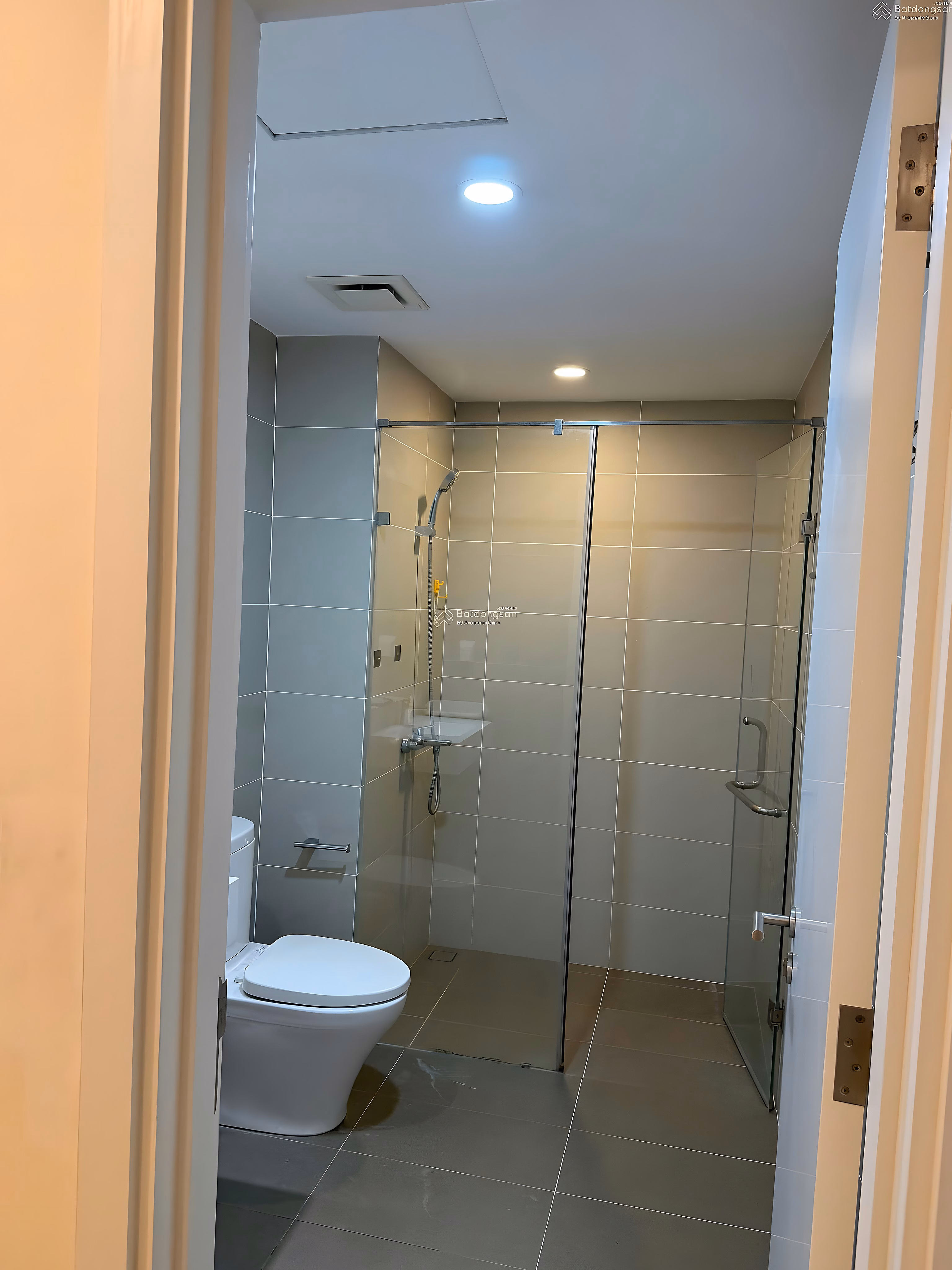 APARTMENT FOR SALE 118M² HIGH FLOOR NOVO KOSMO TAY HO BUILDING, XUAN LA, HANOI