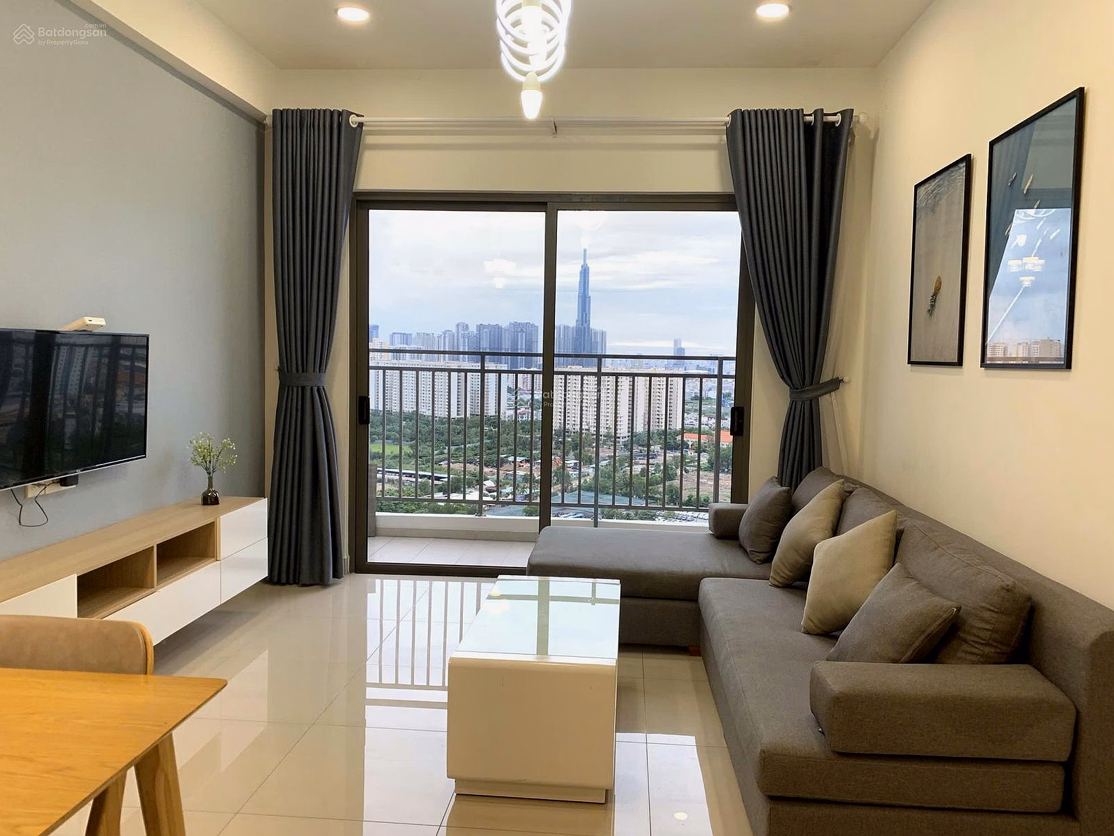 * 3-fold tower sold at devastating price!! Selling a 3-bedroom Full NT apartment - only 8 BILLION 1 all inclusive at The Sun Avenue District 2