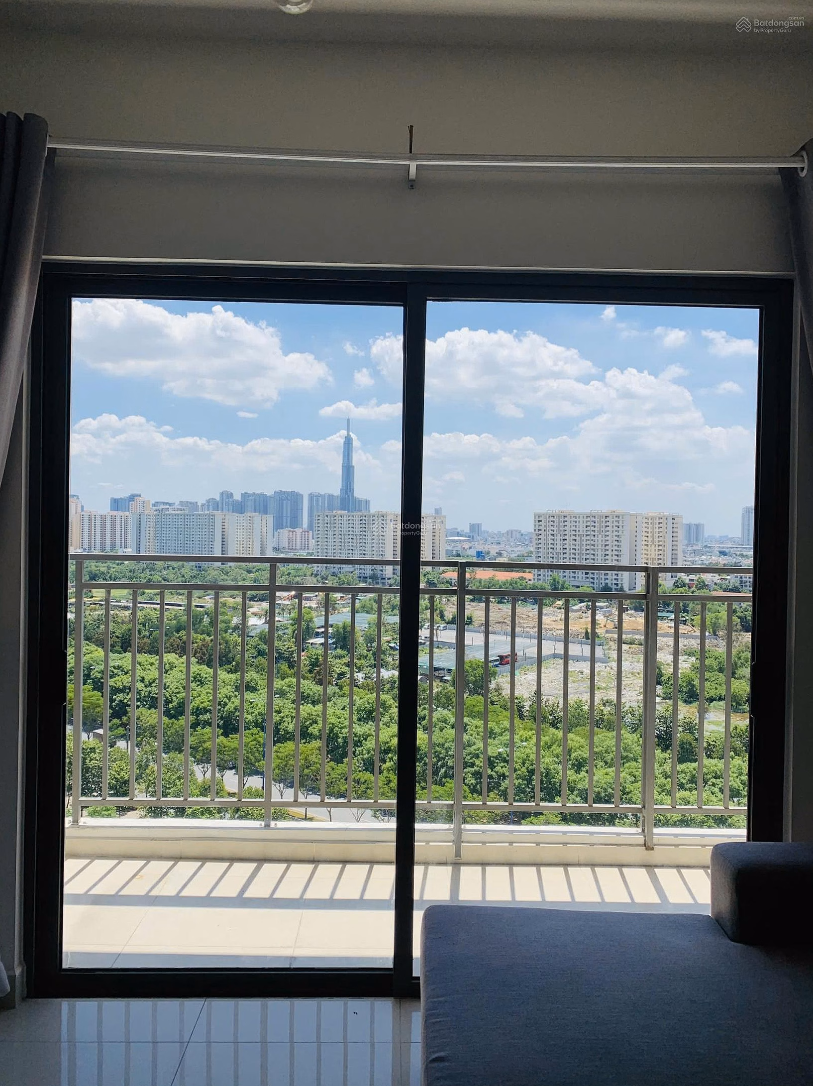 * 3-fold tower sold at devastating price!! Selling a 3-bedroom Full NT apartment - only 8 BILLION 1 all inclusive at The Sun Avenue District 2