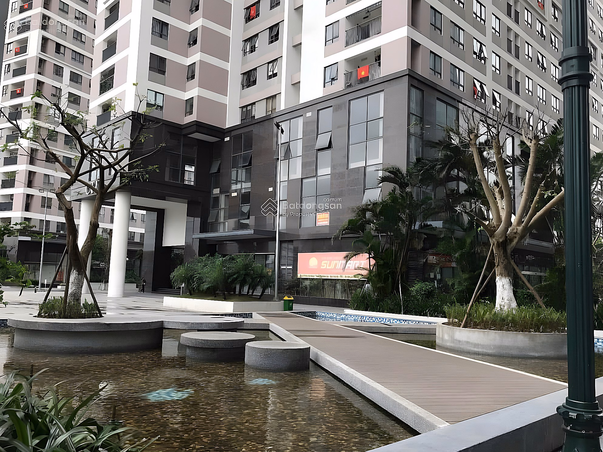 Selling 2-bedroom apartment, area 70m, full beautiful furniture, price 5.5 billion Thai Ha apartment Ministry of Public Security Pham Van Dong