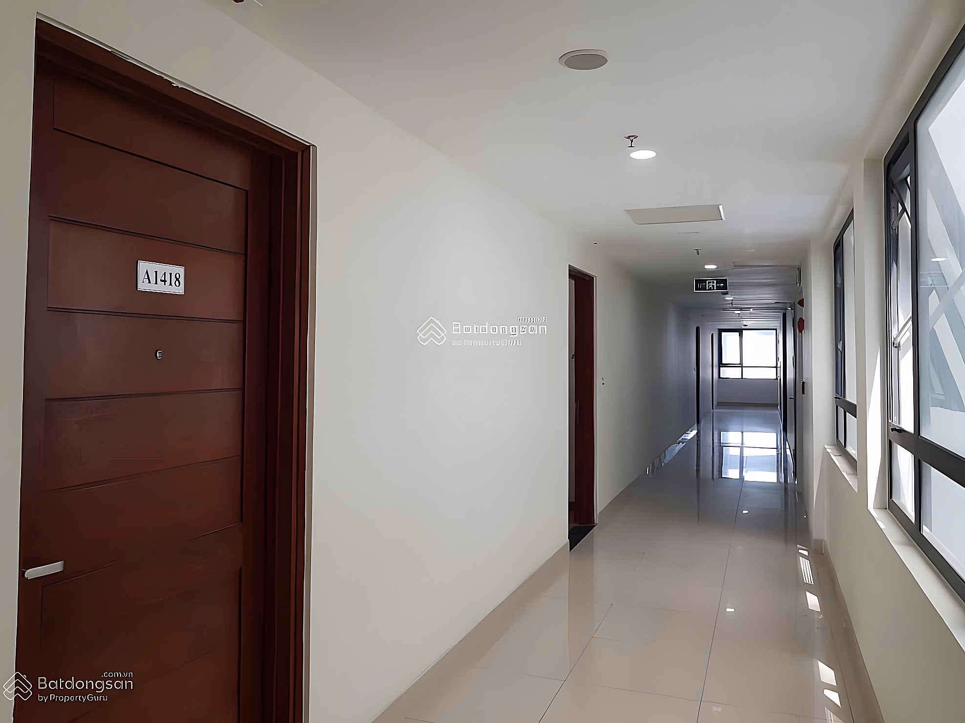 Selling 2-bedroom apartment, area 70m, full beautiful furniture, price 5.5 billion Thai Ha apartment Ministry of Public Security Pham Van Dong